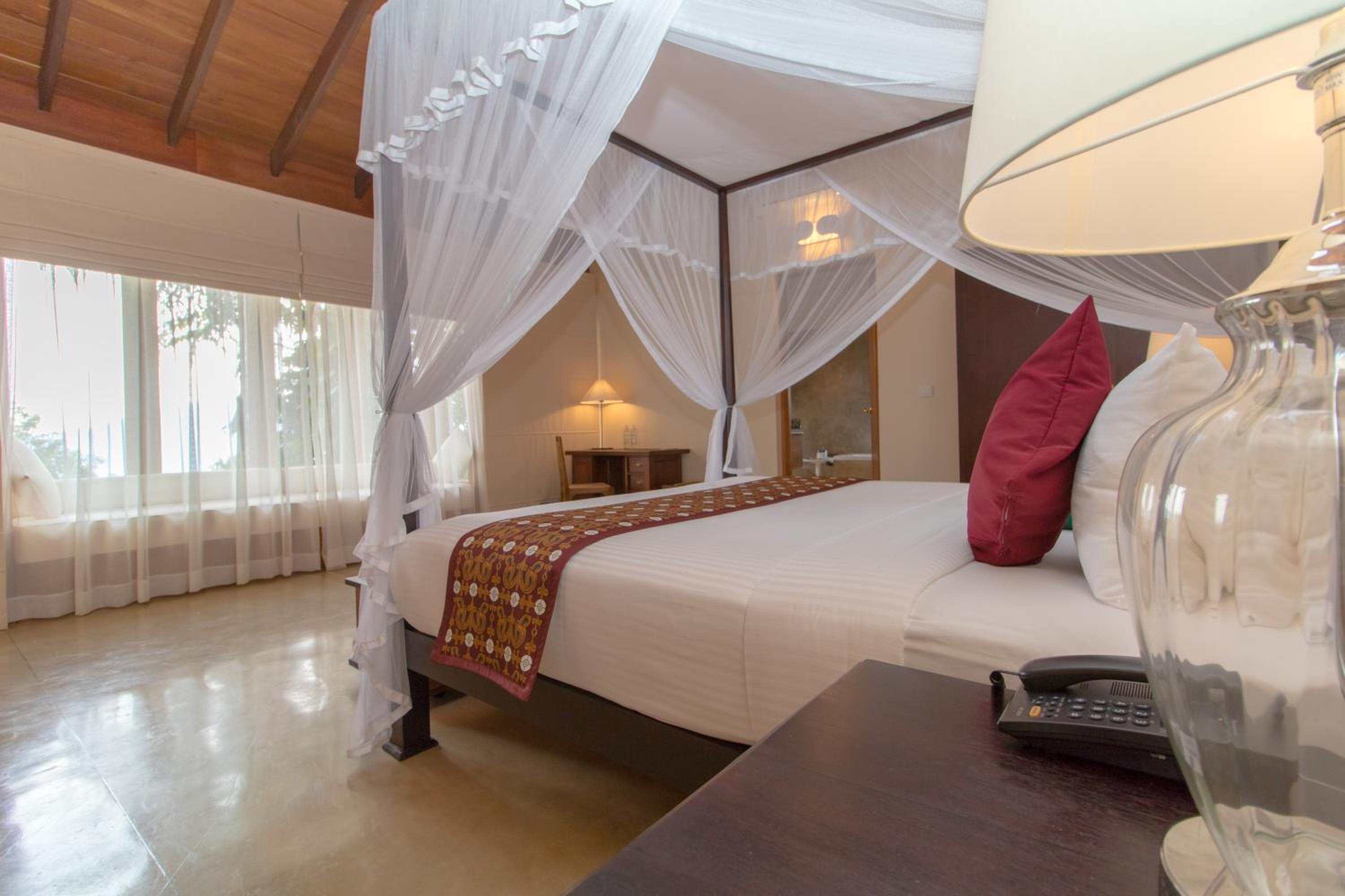 Queen Suite - Photo 7