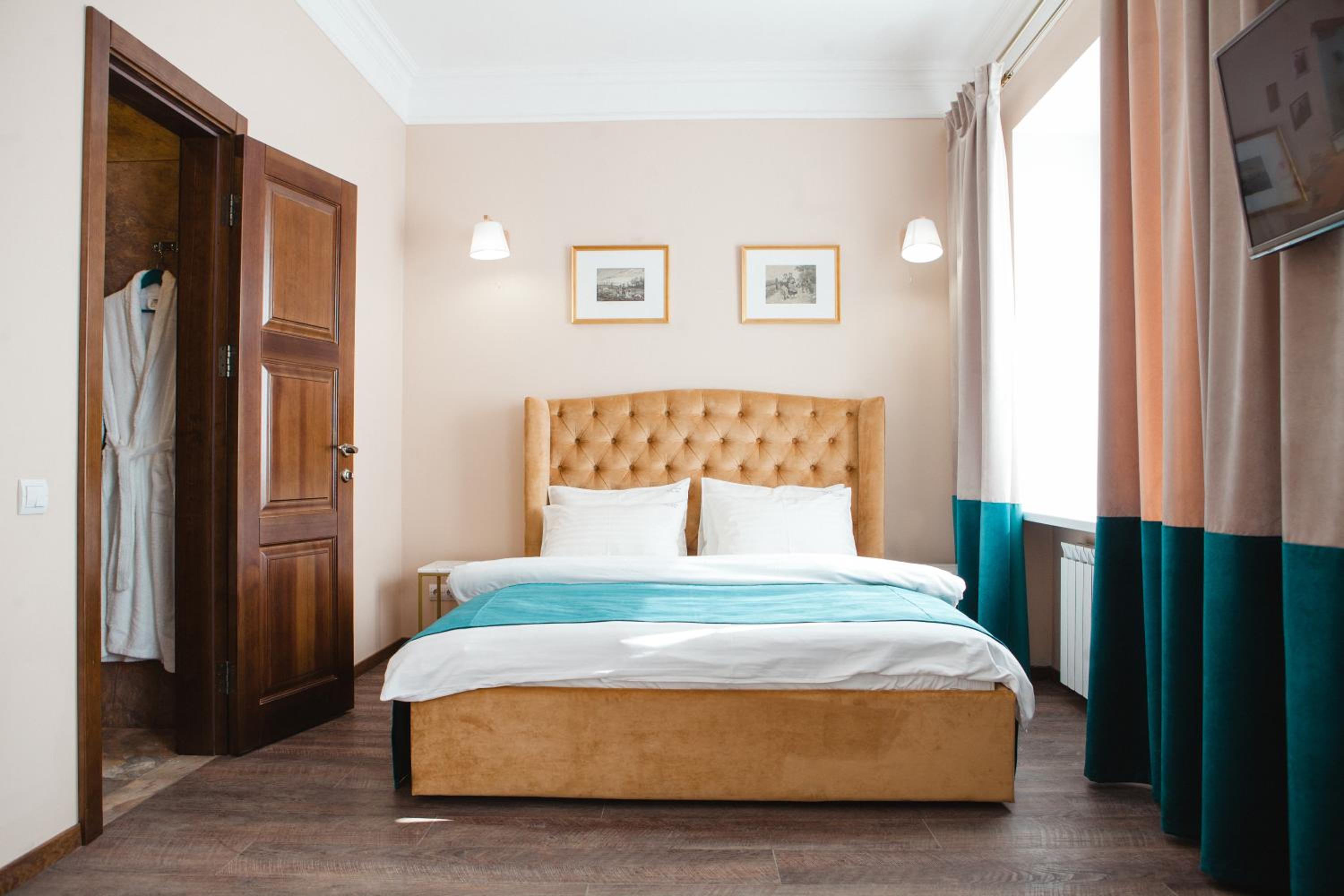 Deluxe Double Room with Extra Bed photo 1