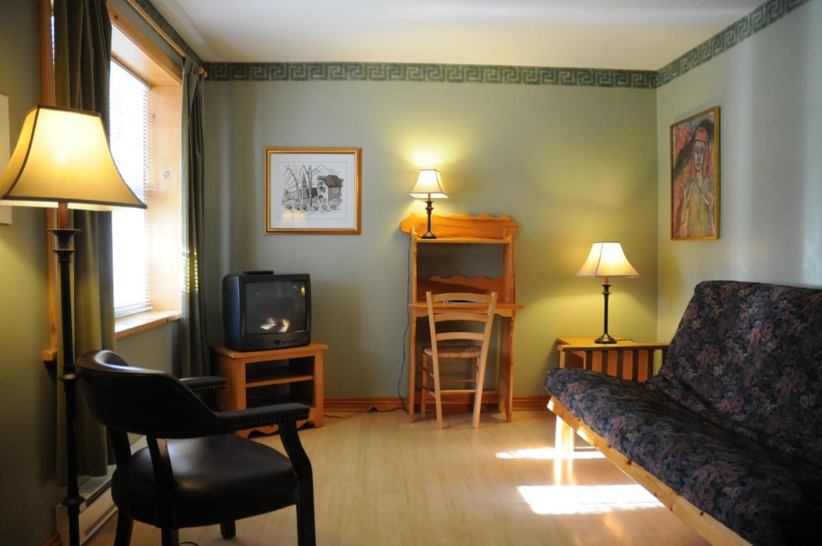 One-Bedroom Apartment photo 3