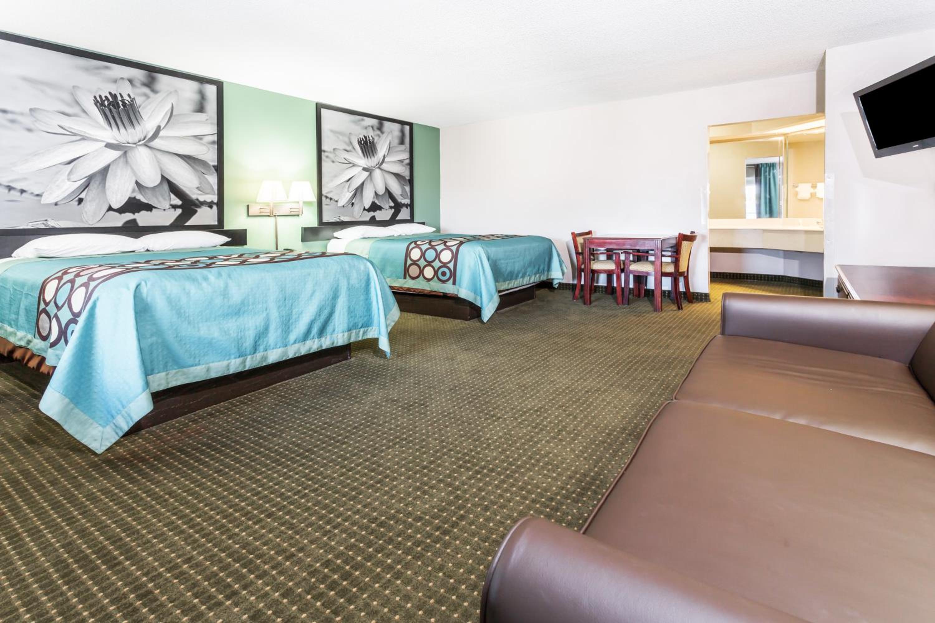 Queen Studio Suite with Two Queen Beds -  Non-Smoking - Photo 1