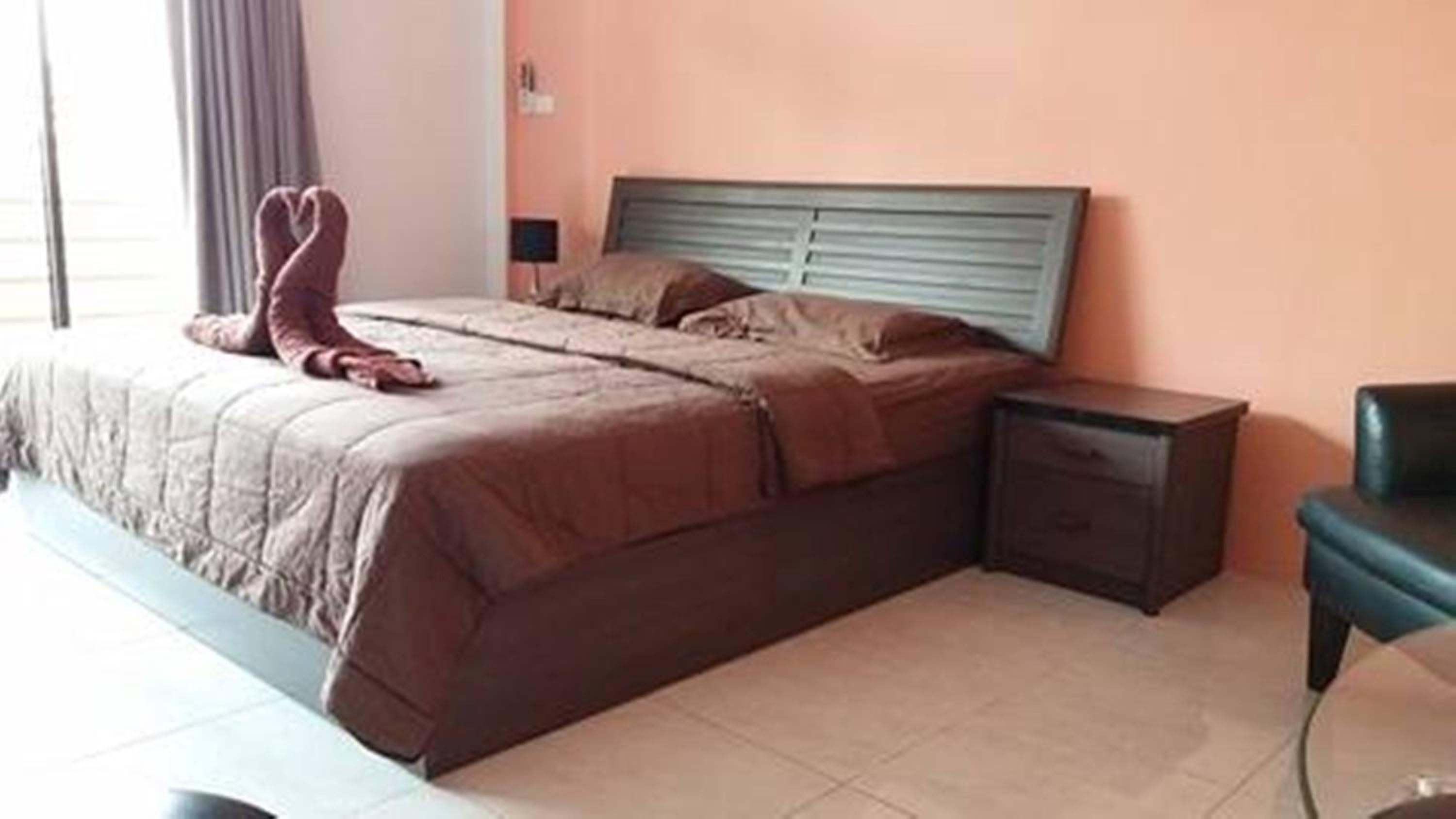 Deluxe Double Room with Balcony - Photo 7