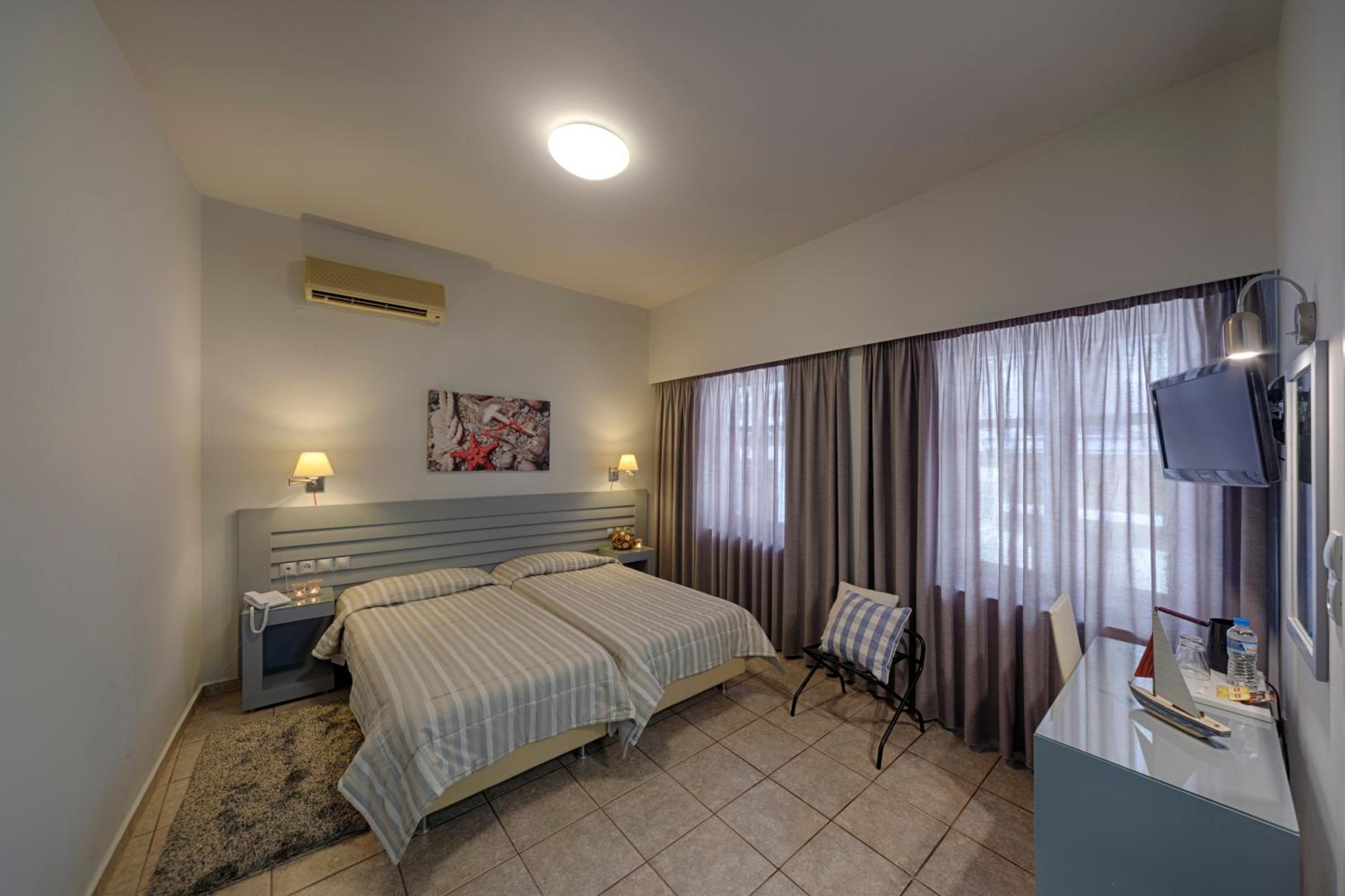 Twin Room with Shared Terrace photo 1