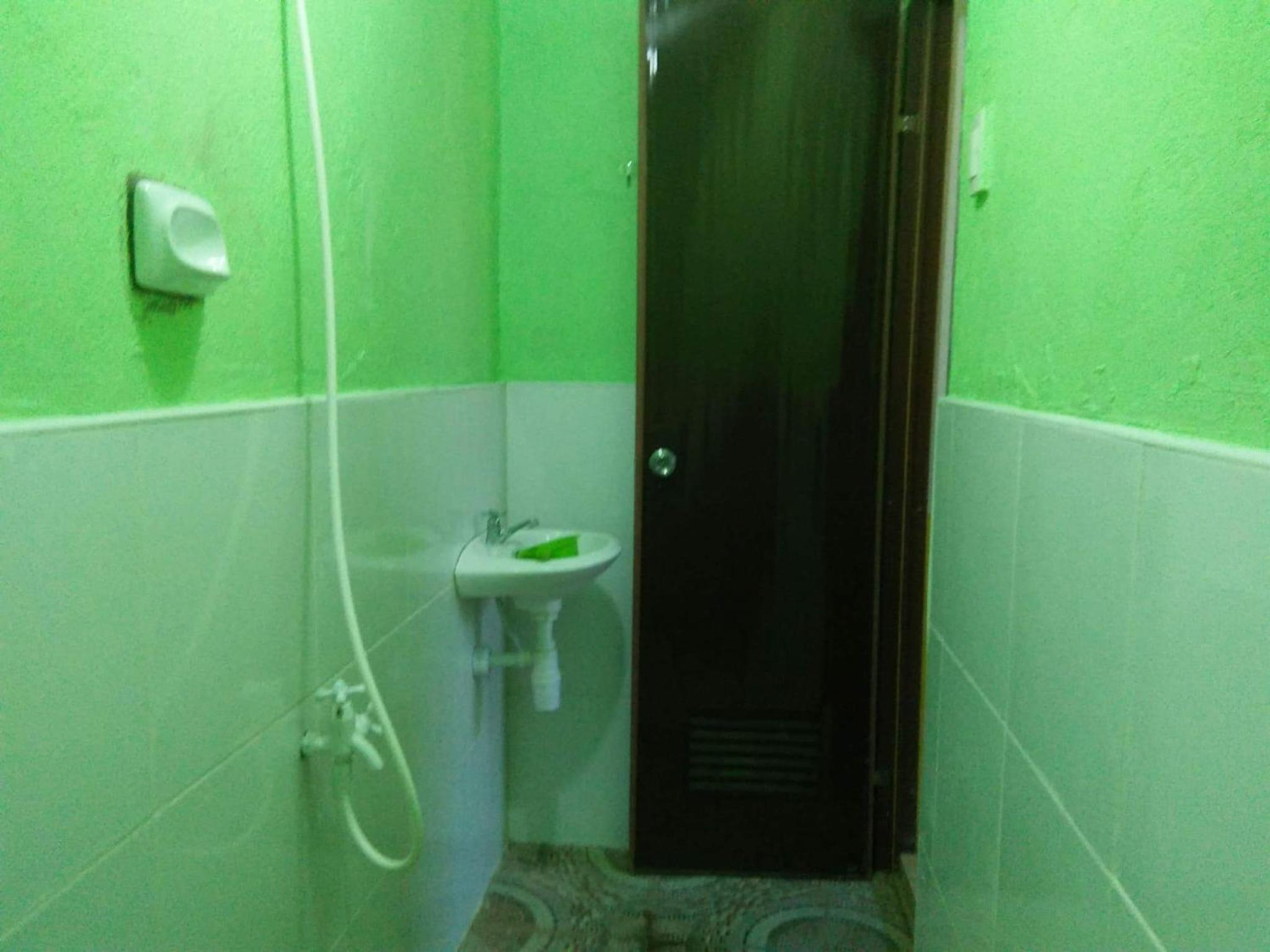 Budget Double Room - Photo 7