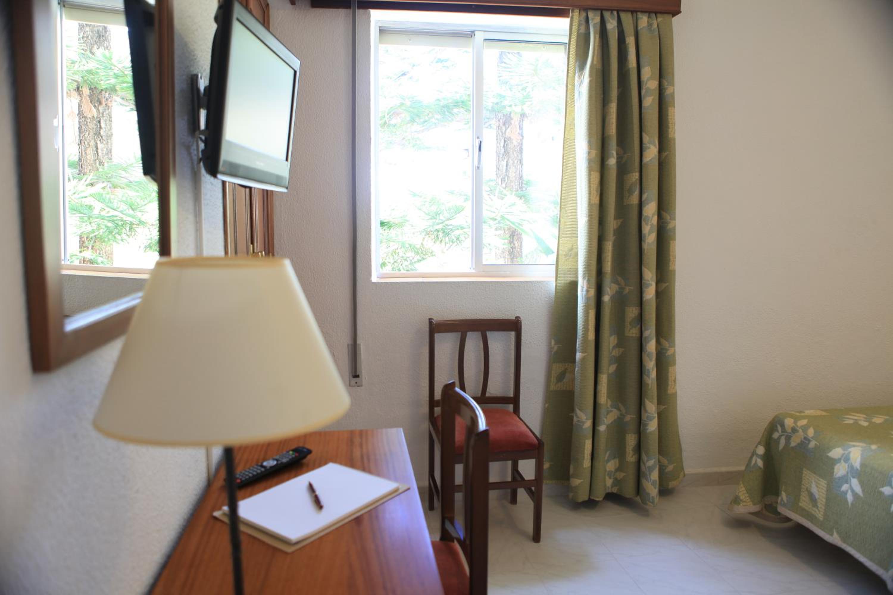 Double or Twin Room for Single Use photo 3
