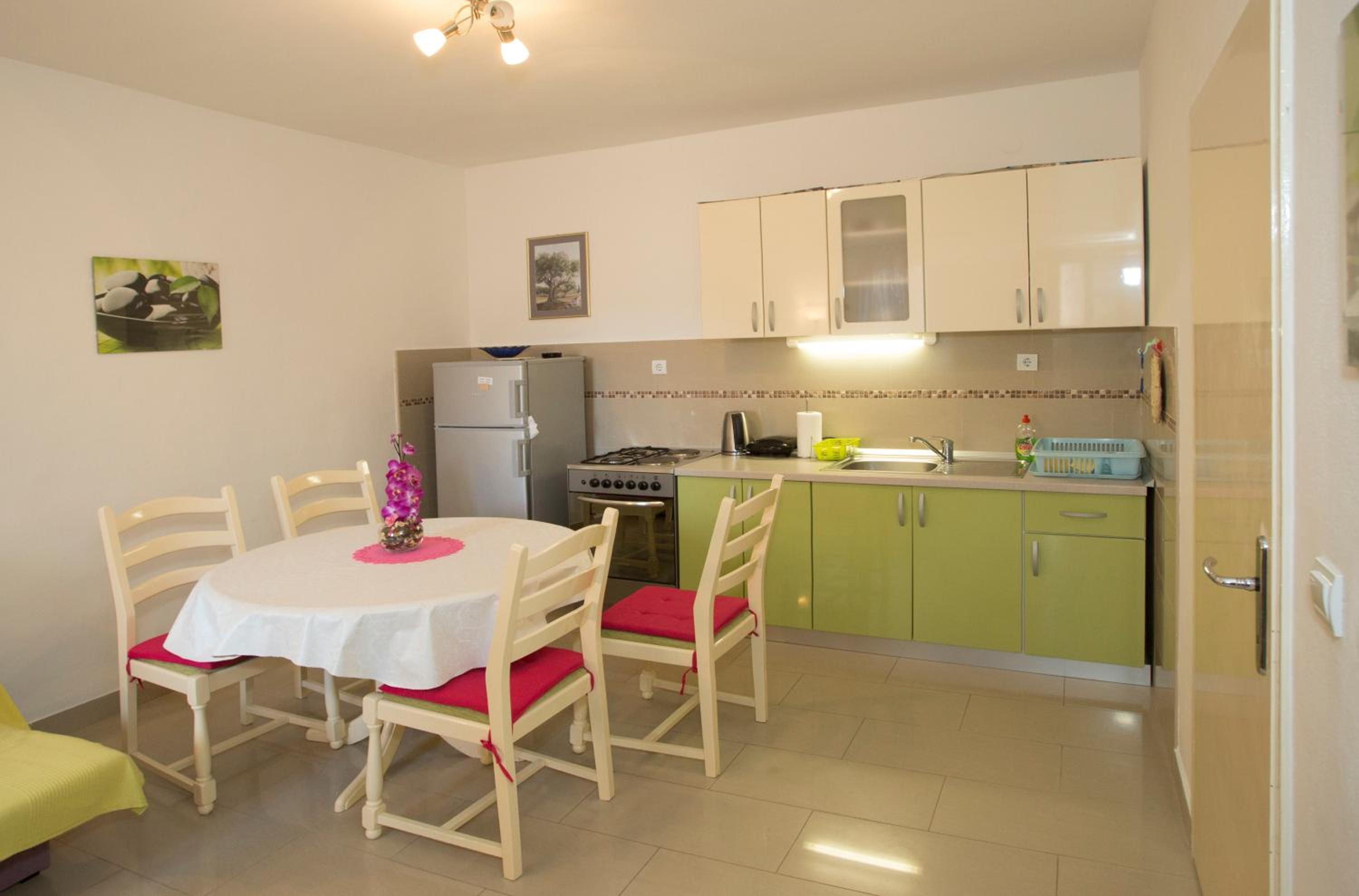 One-Bedroom Apartment - Photo 16