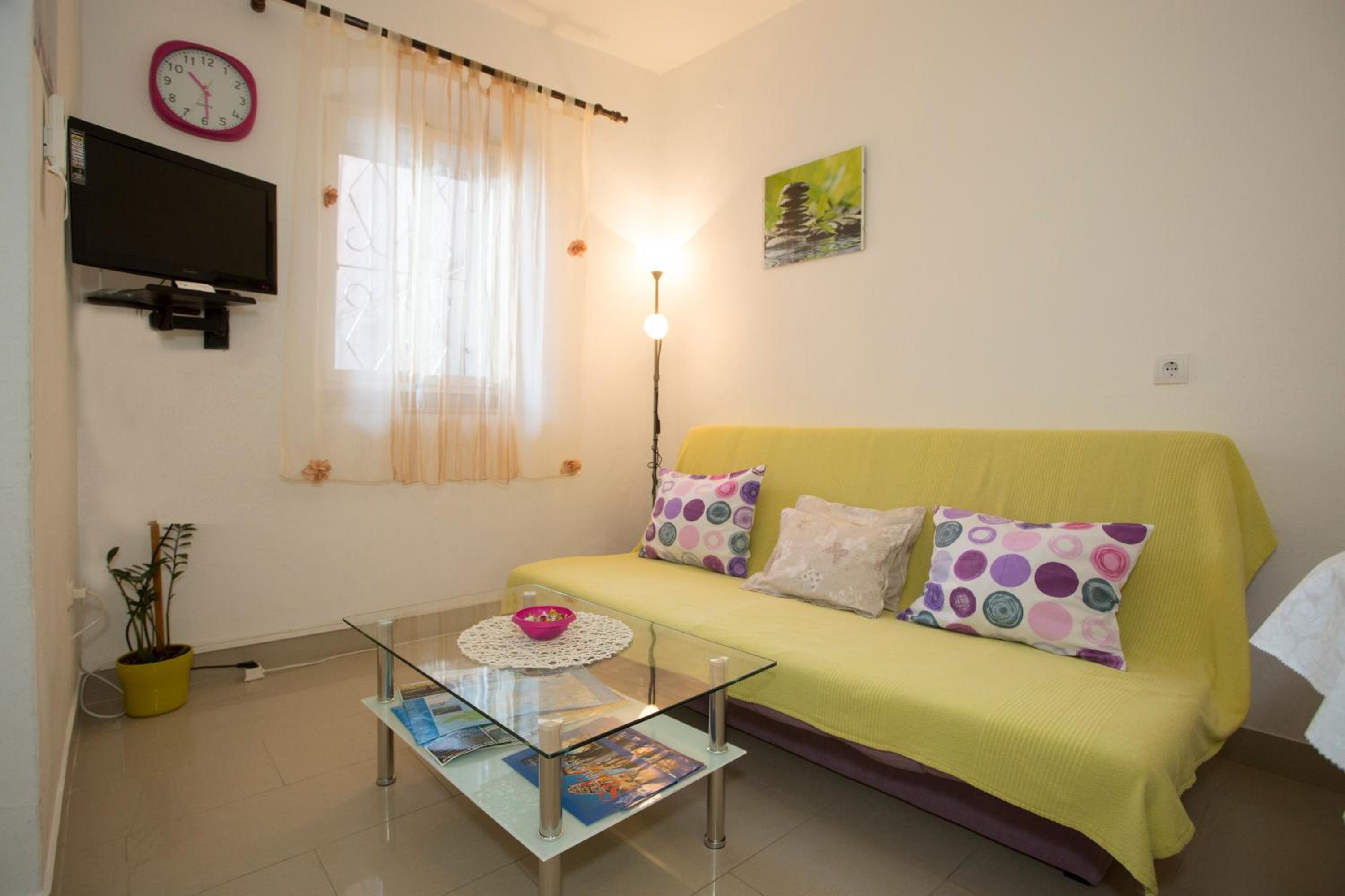 One-Bedroom Apartment - Photo 14
