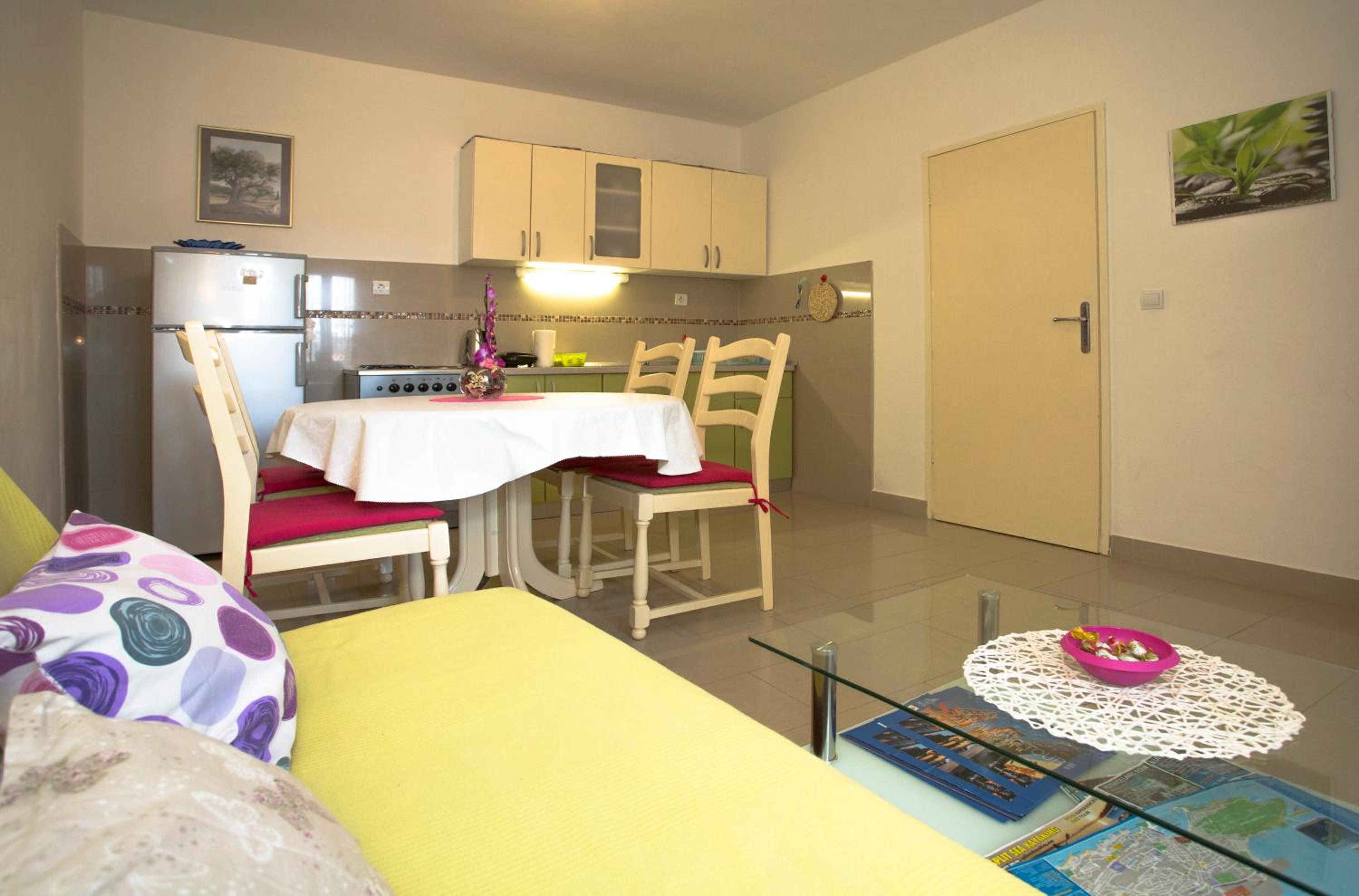 One-Bedroom Apartment - Photo 17