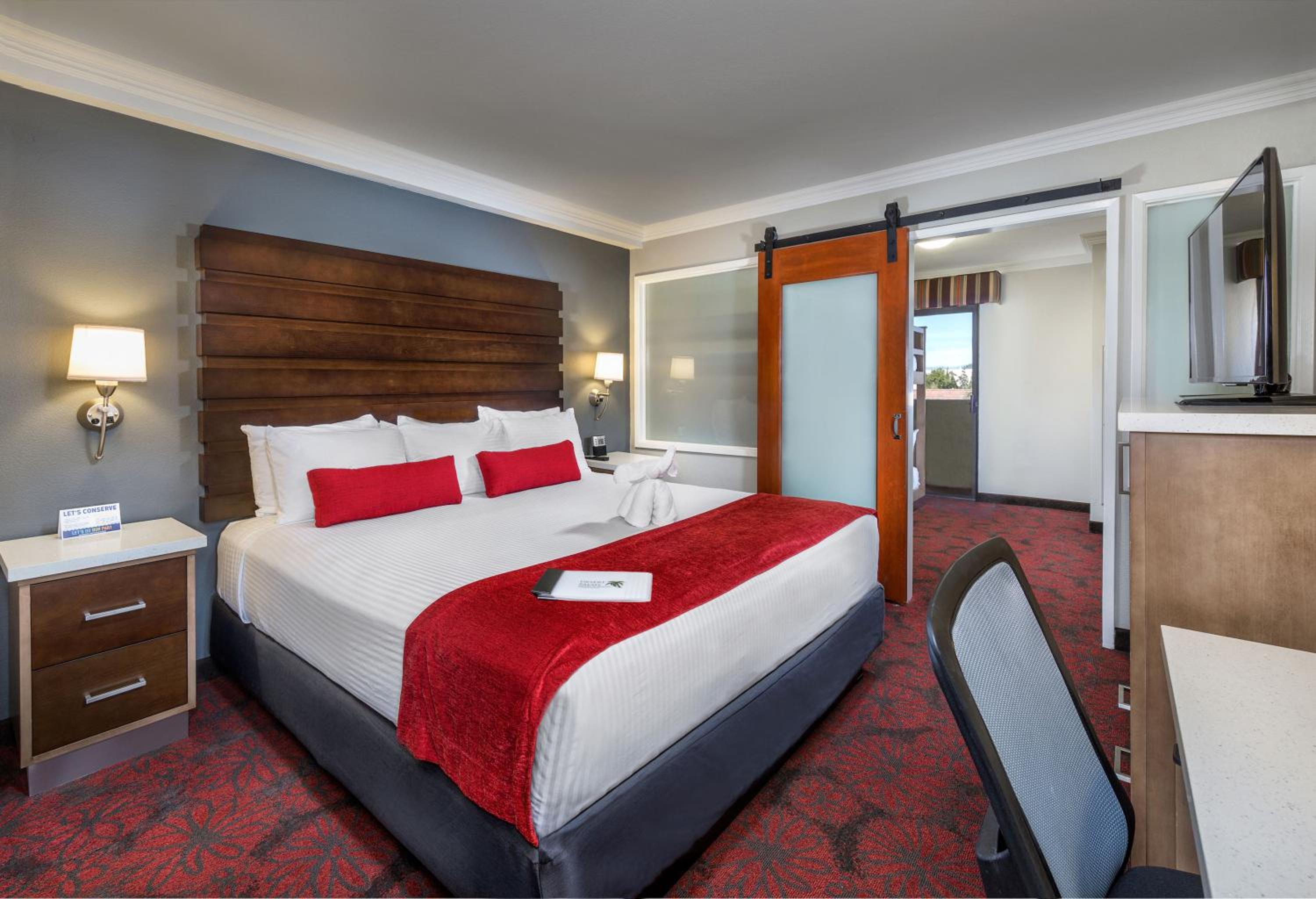King Suite with Bunk Beds photo 1