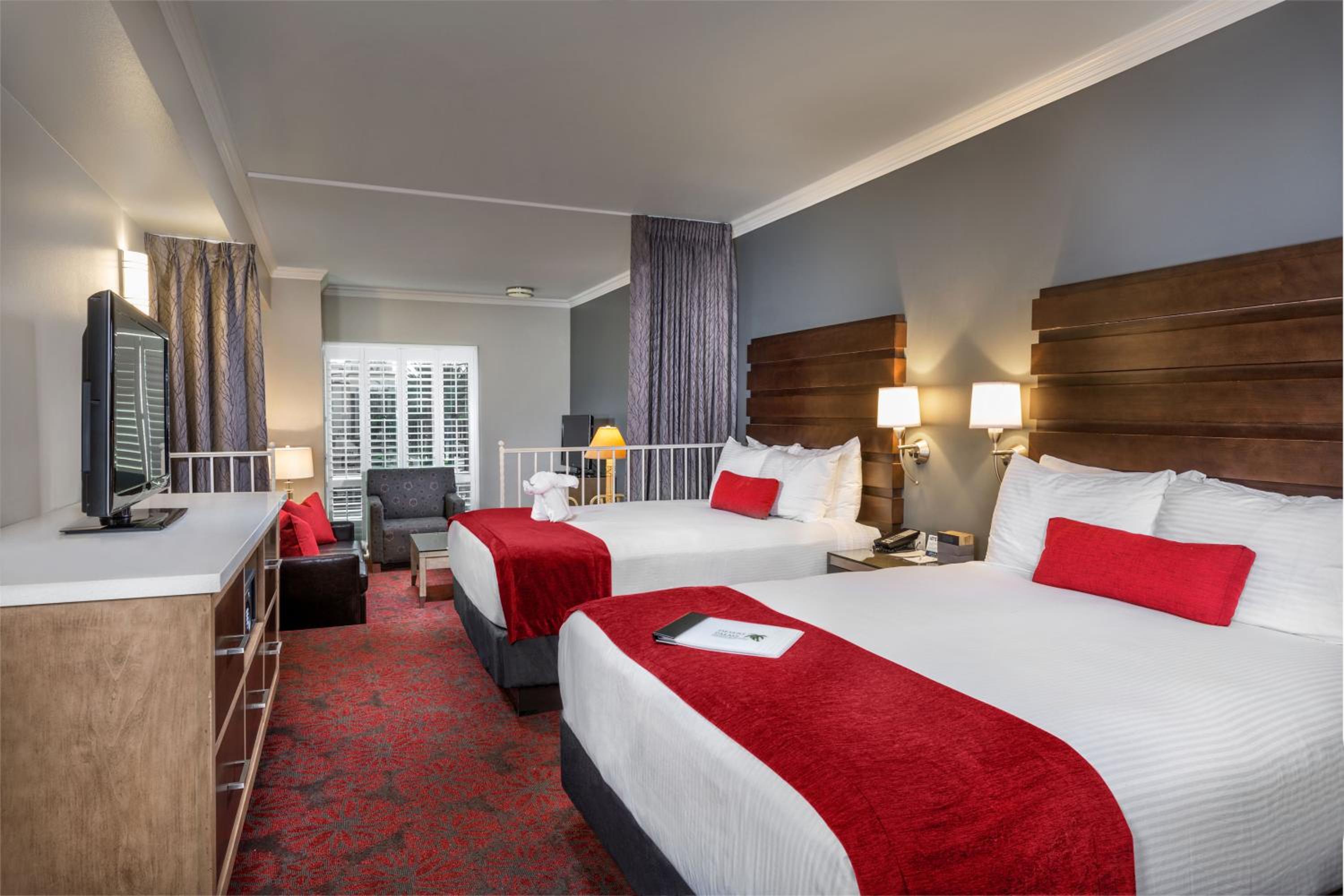 Deluxe Suite photo 2