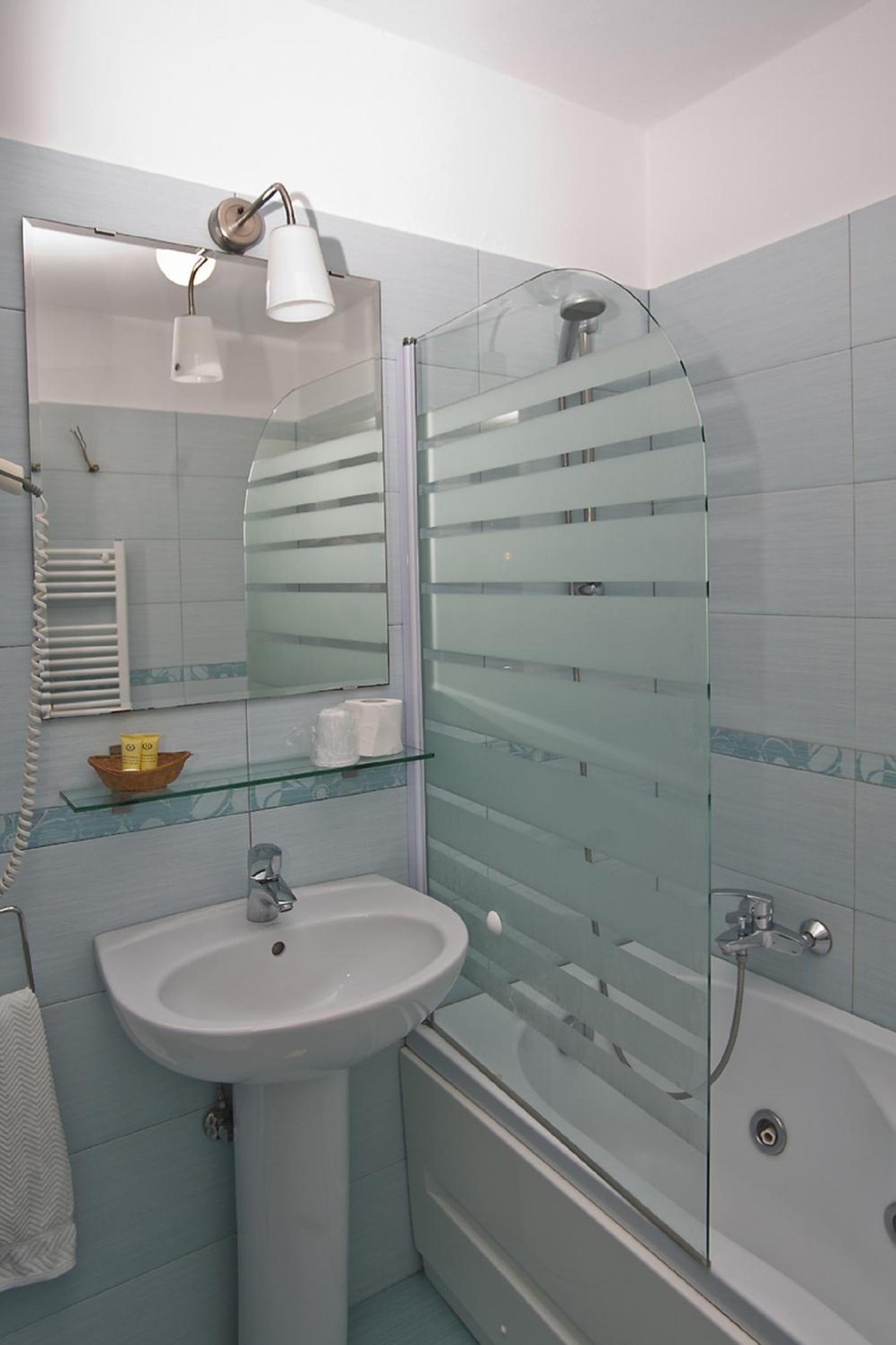 Two-Bedroom Apartment - Photo 4