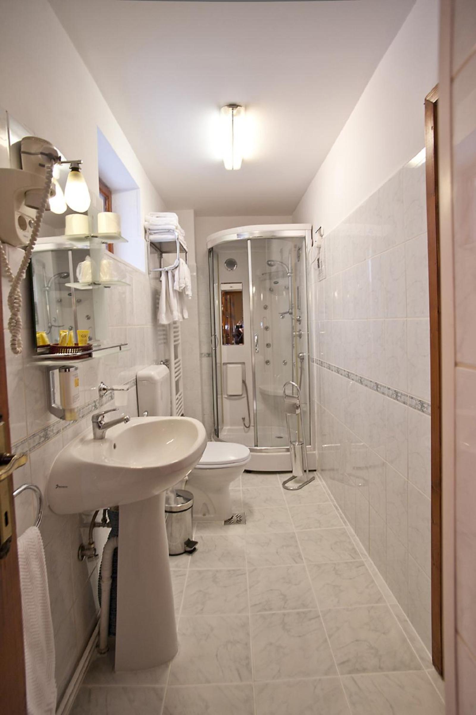 Two-Bedroom Suite - Photo 4