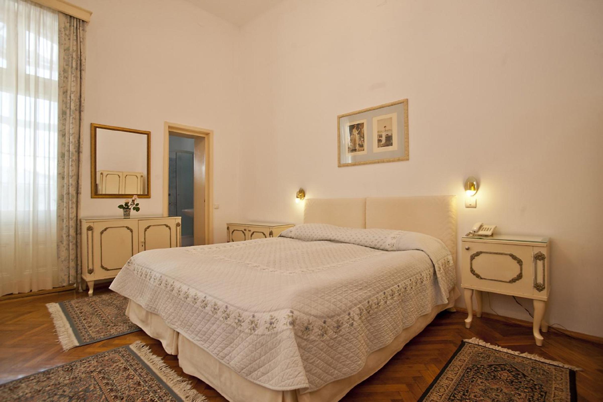 Standard Double Room - Photo 1
