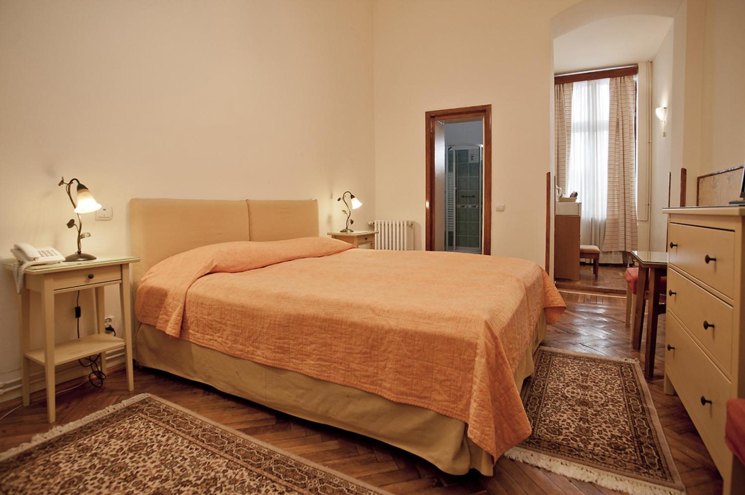 Standard Double Room - Photo 3