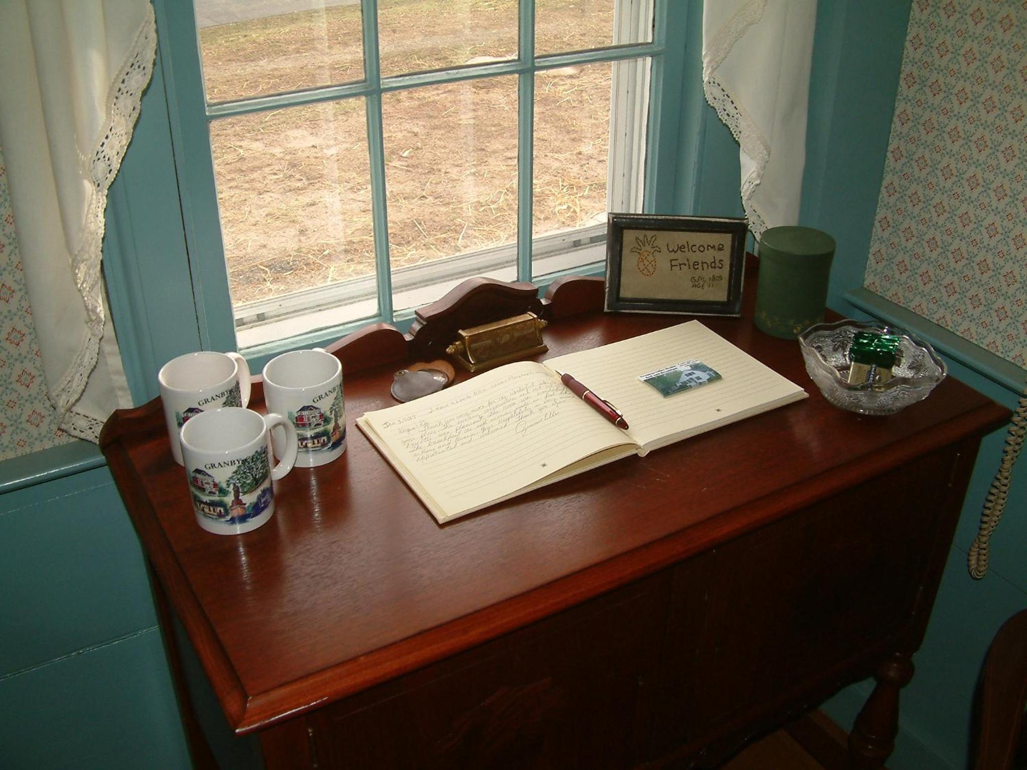 Queen Room photo 3