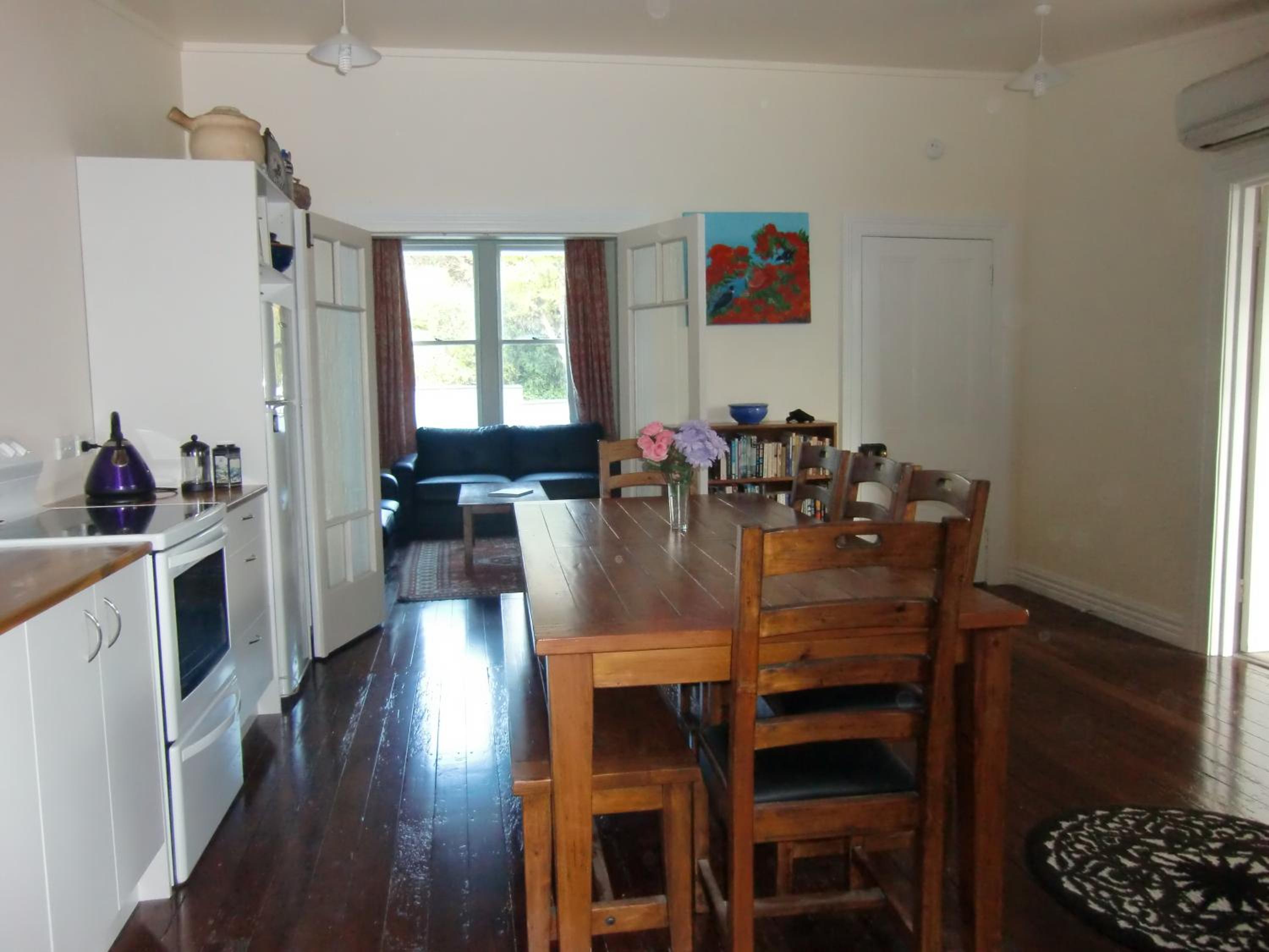 Two-Bedroom House - Photo 14
