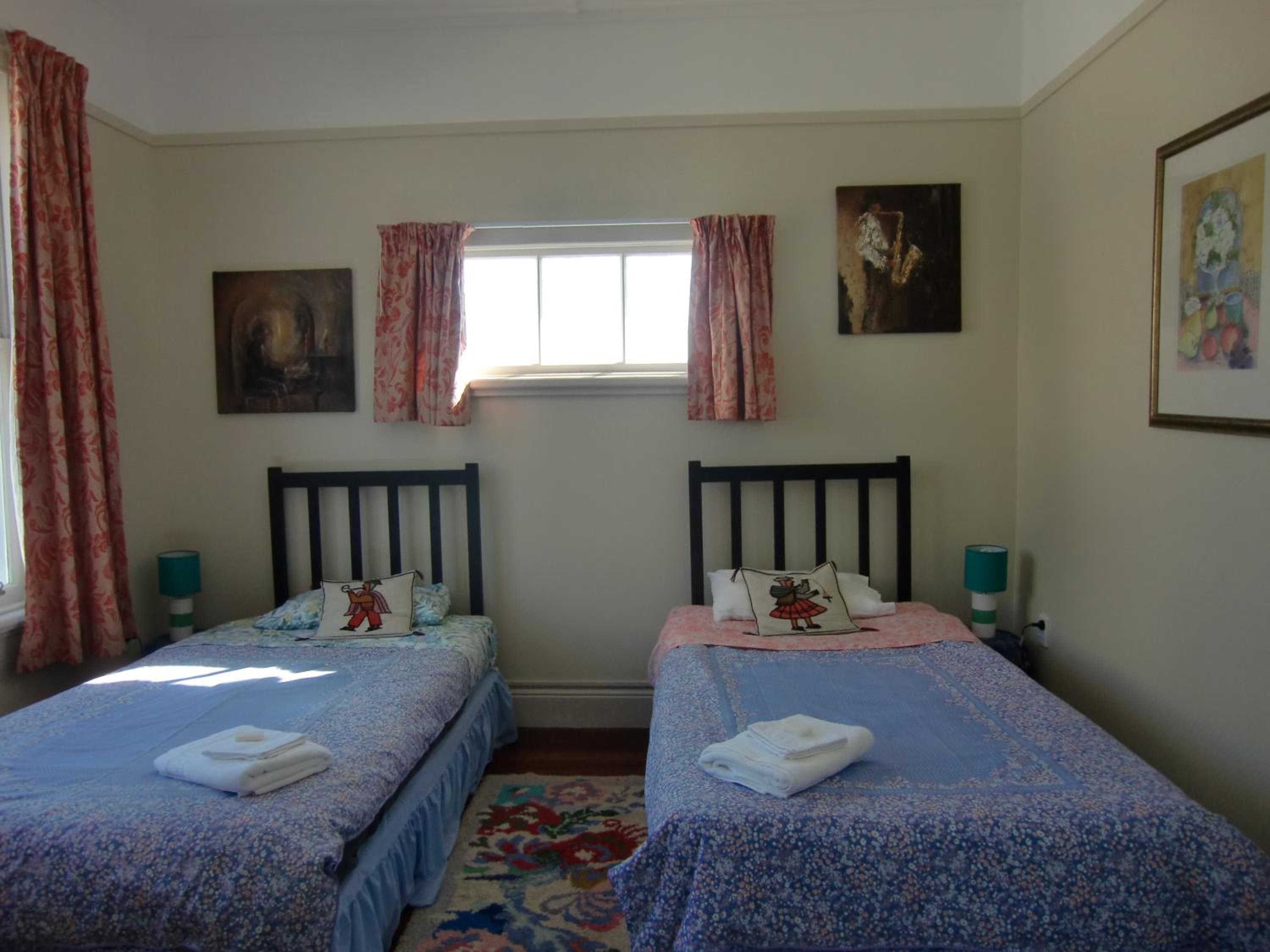 Two-Bedroom House - Photo 12
