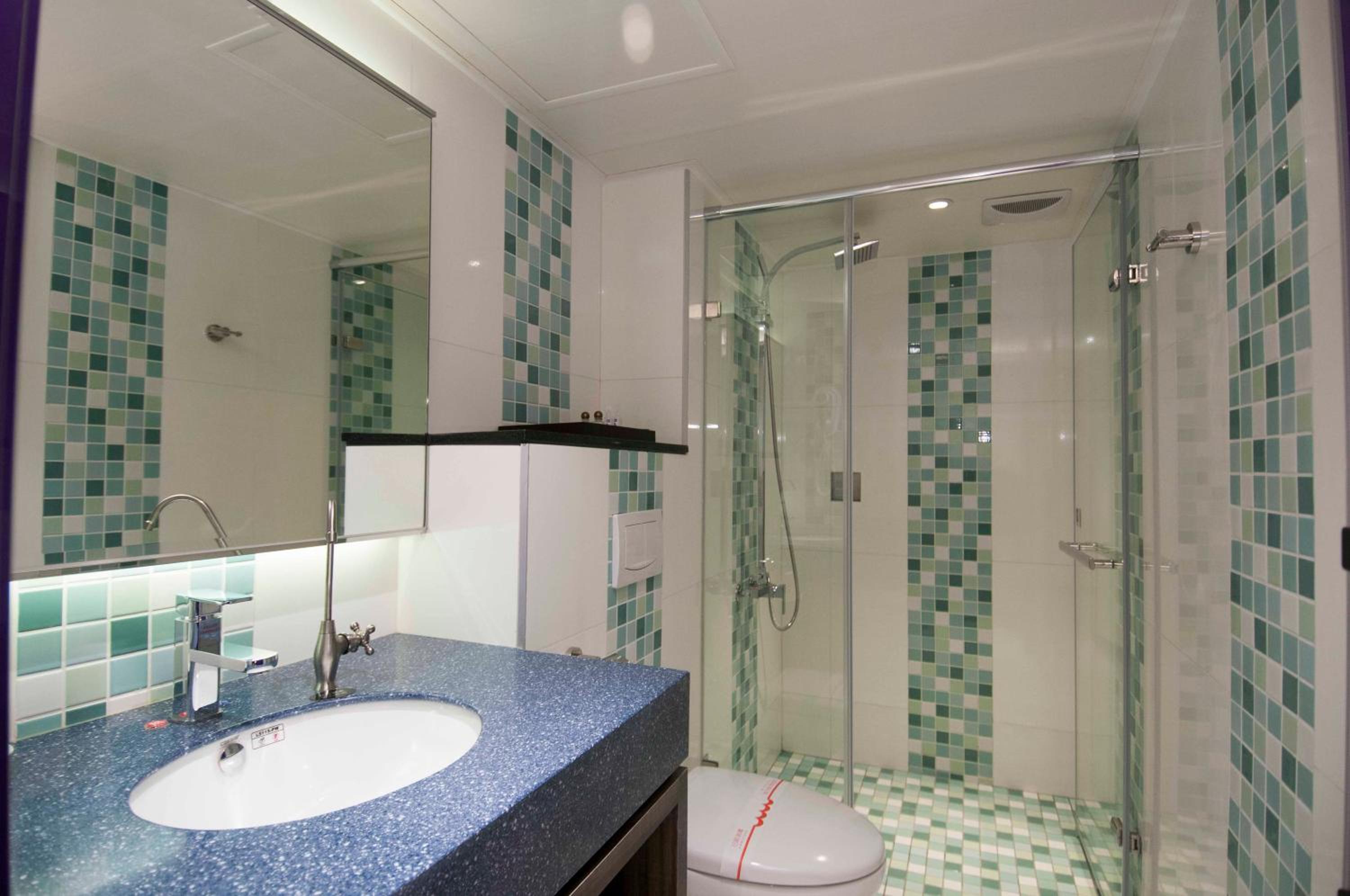 Standard Double Room - Photo 11
