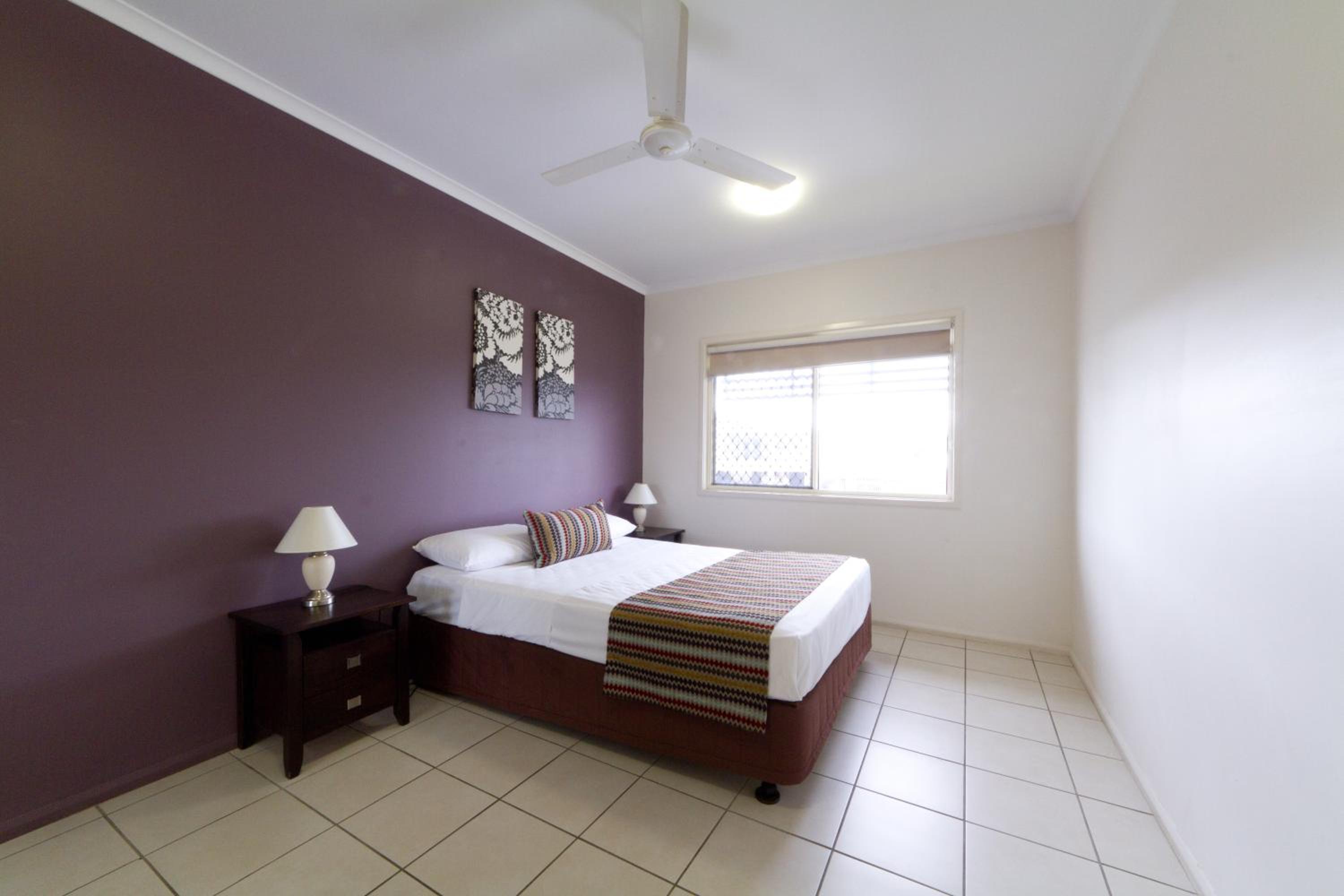 One-Bedroom Apartment with Balcony