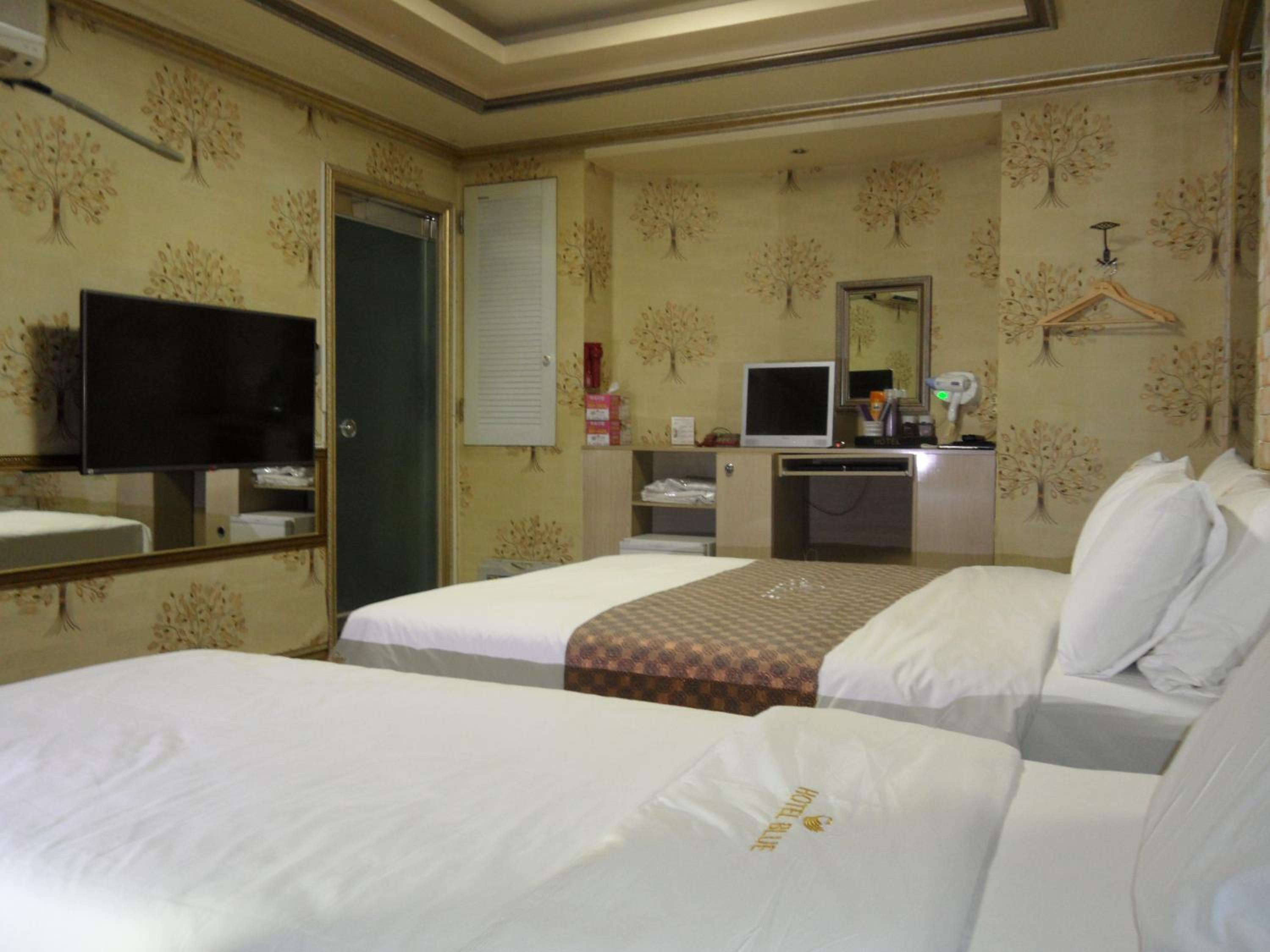 Deluxe King Room photo 3