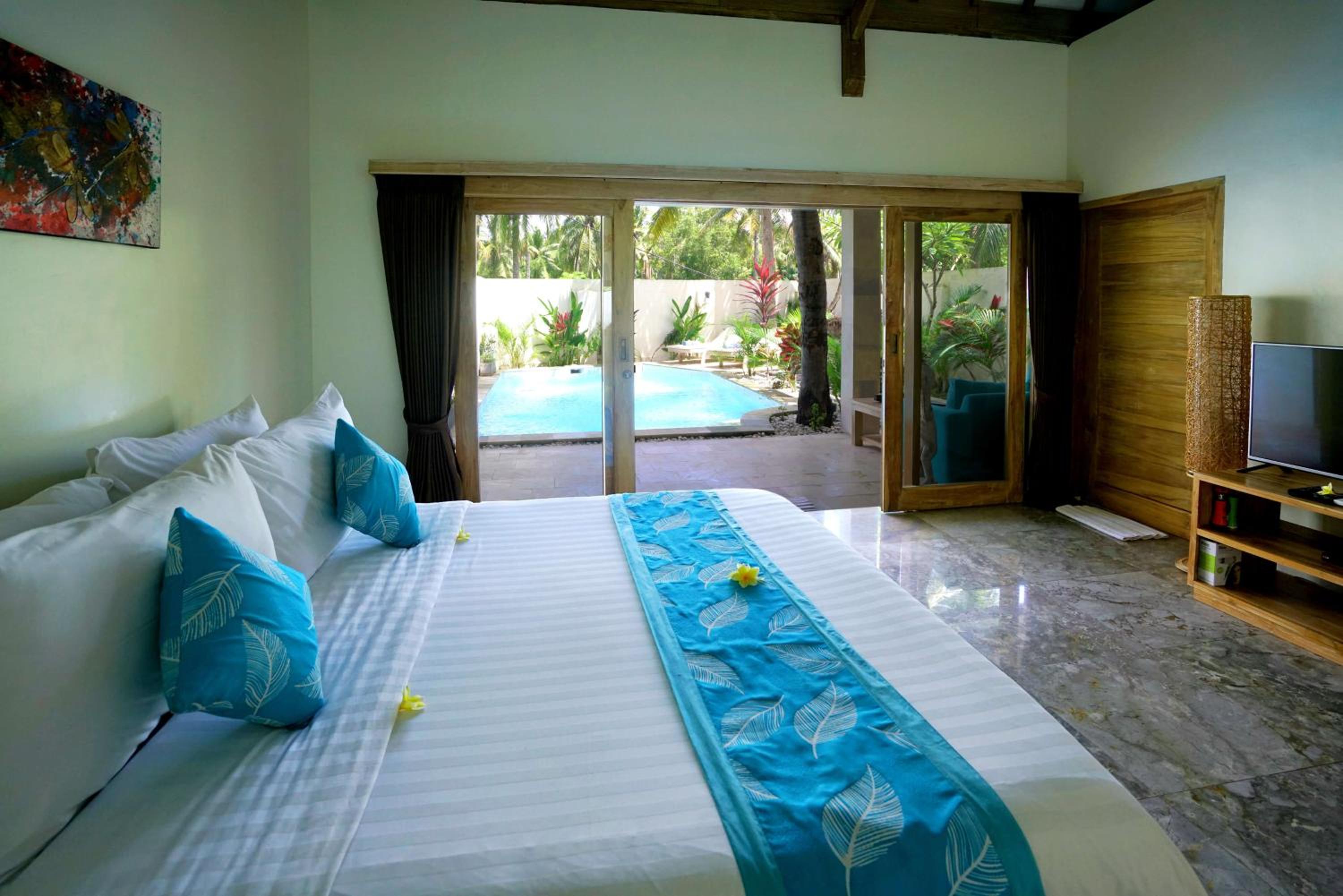 Villa with Private Pool - Photo 15