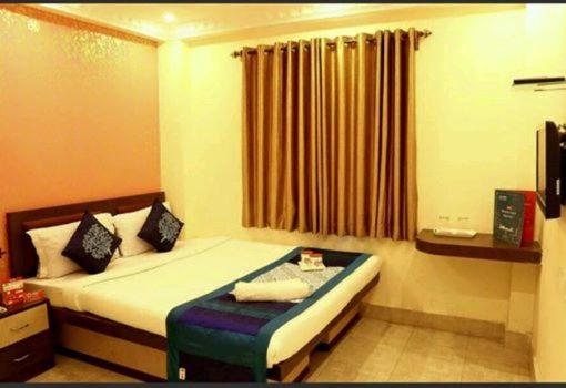 Deluxe Double Room (2 Adults + 1 Child) - Photo 5
