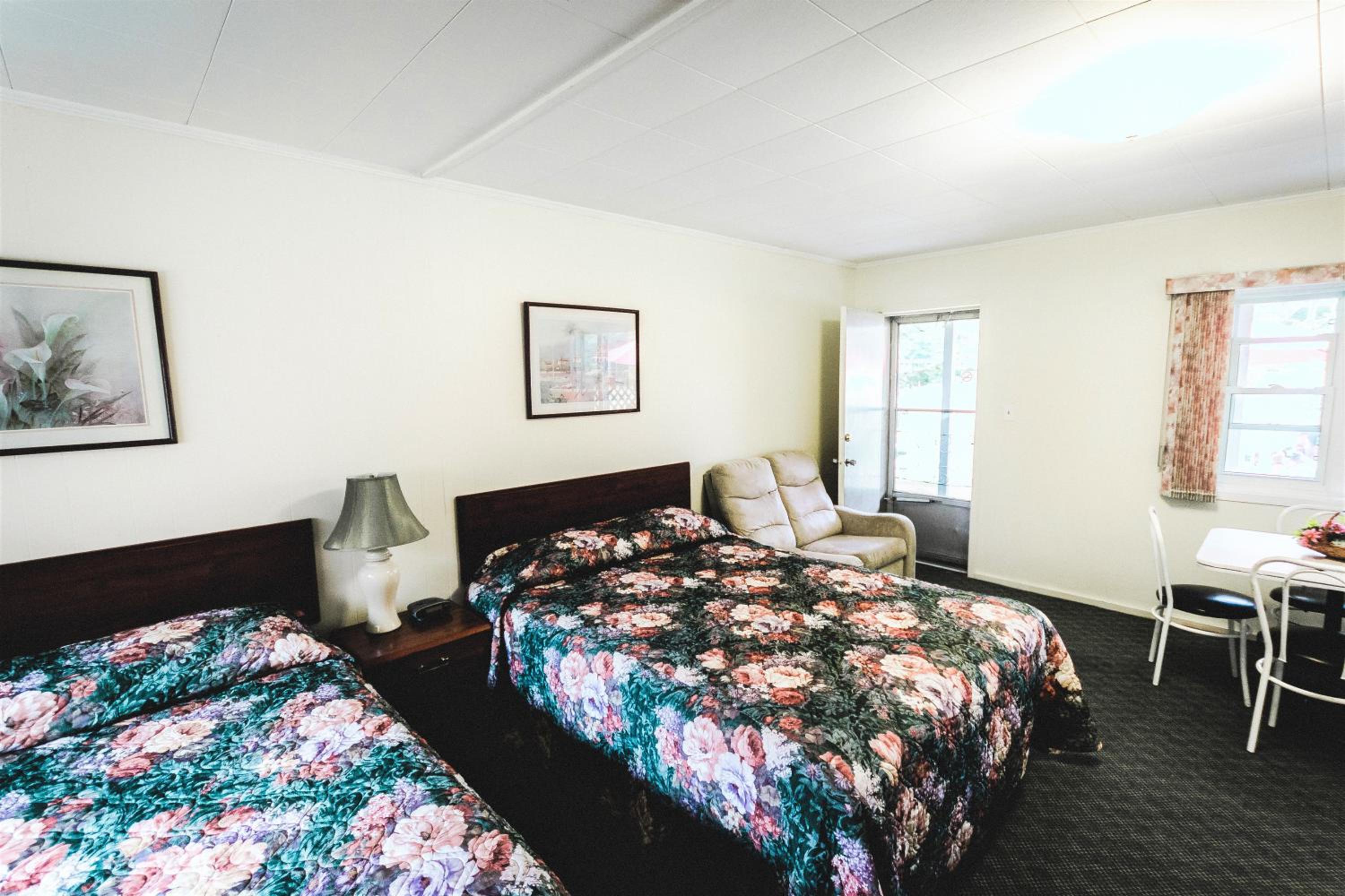 Standard Double Room photo 2
