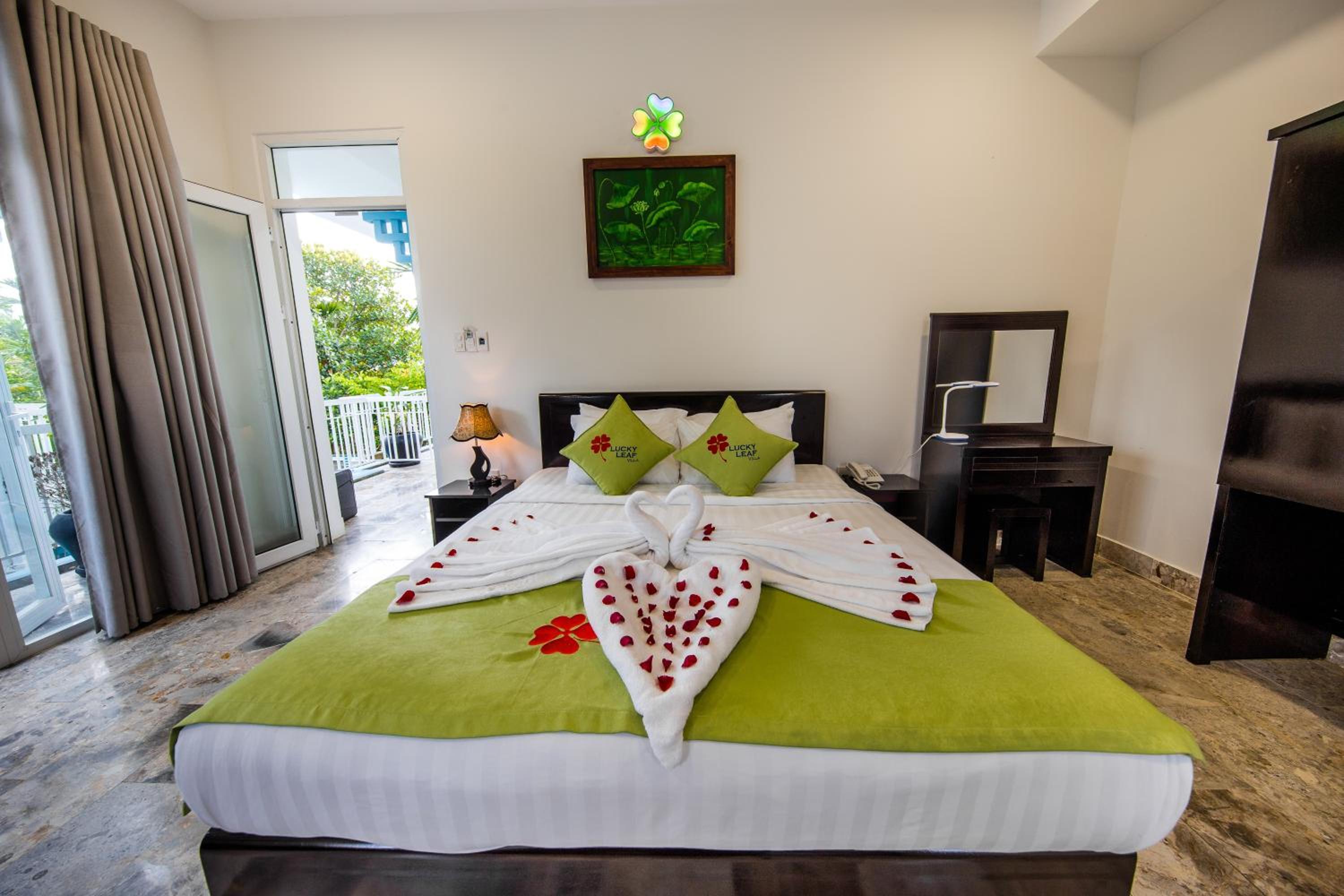 King Room with Balcony photo 2