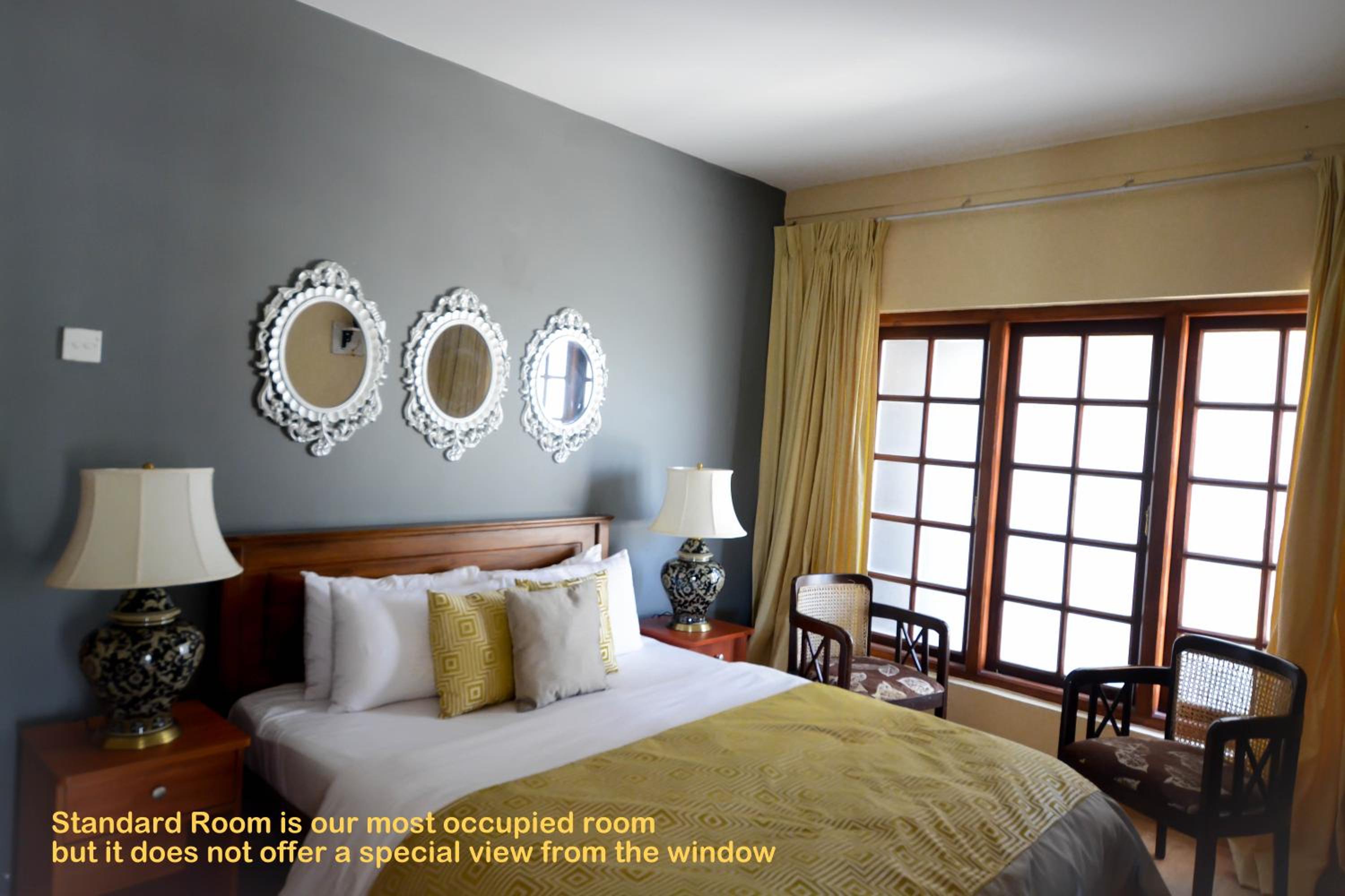 Standard Room with No View - Photo 3