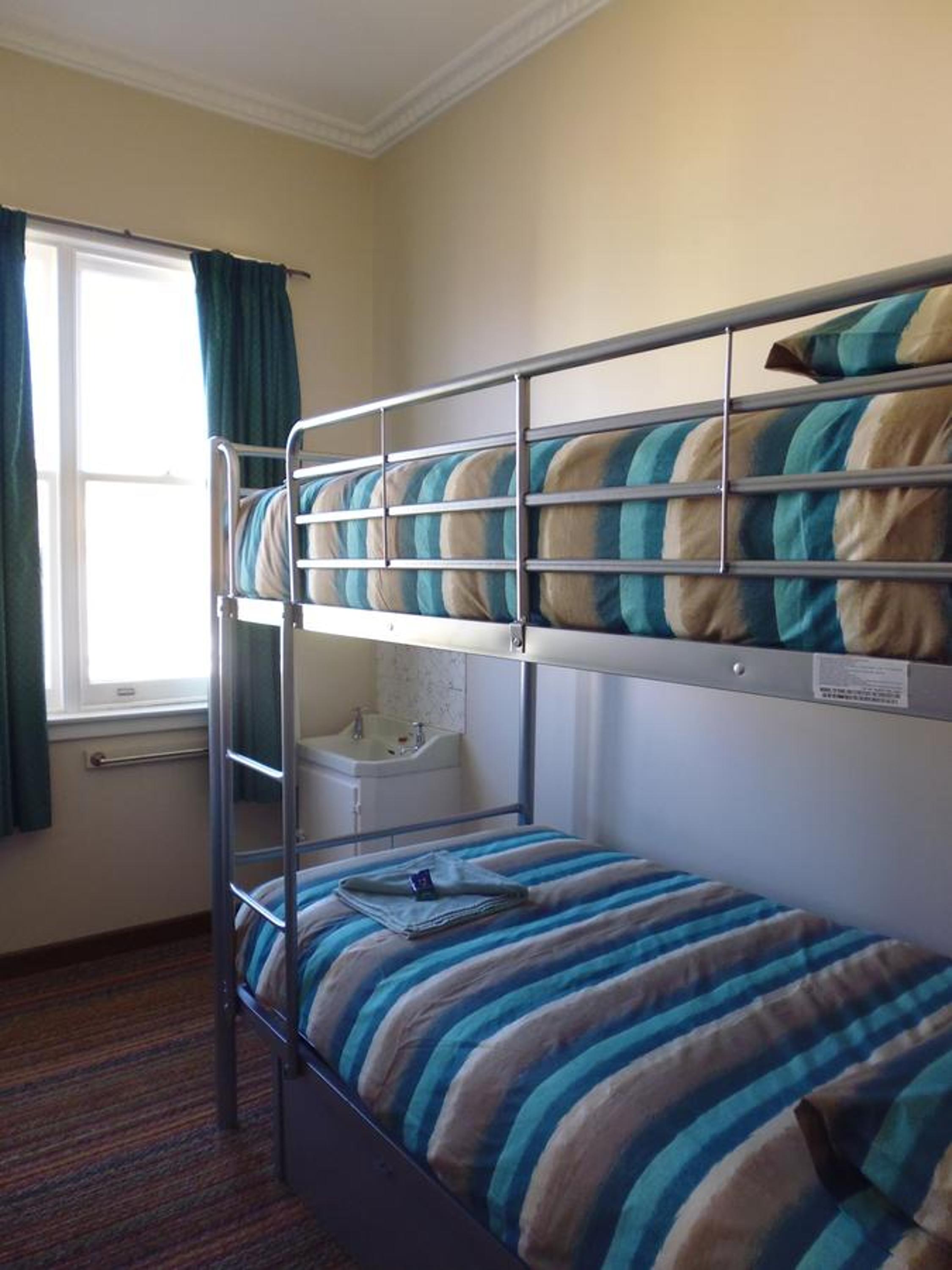Bed in 6-Bed Dormitory Room photo 1