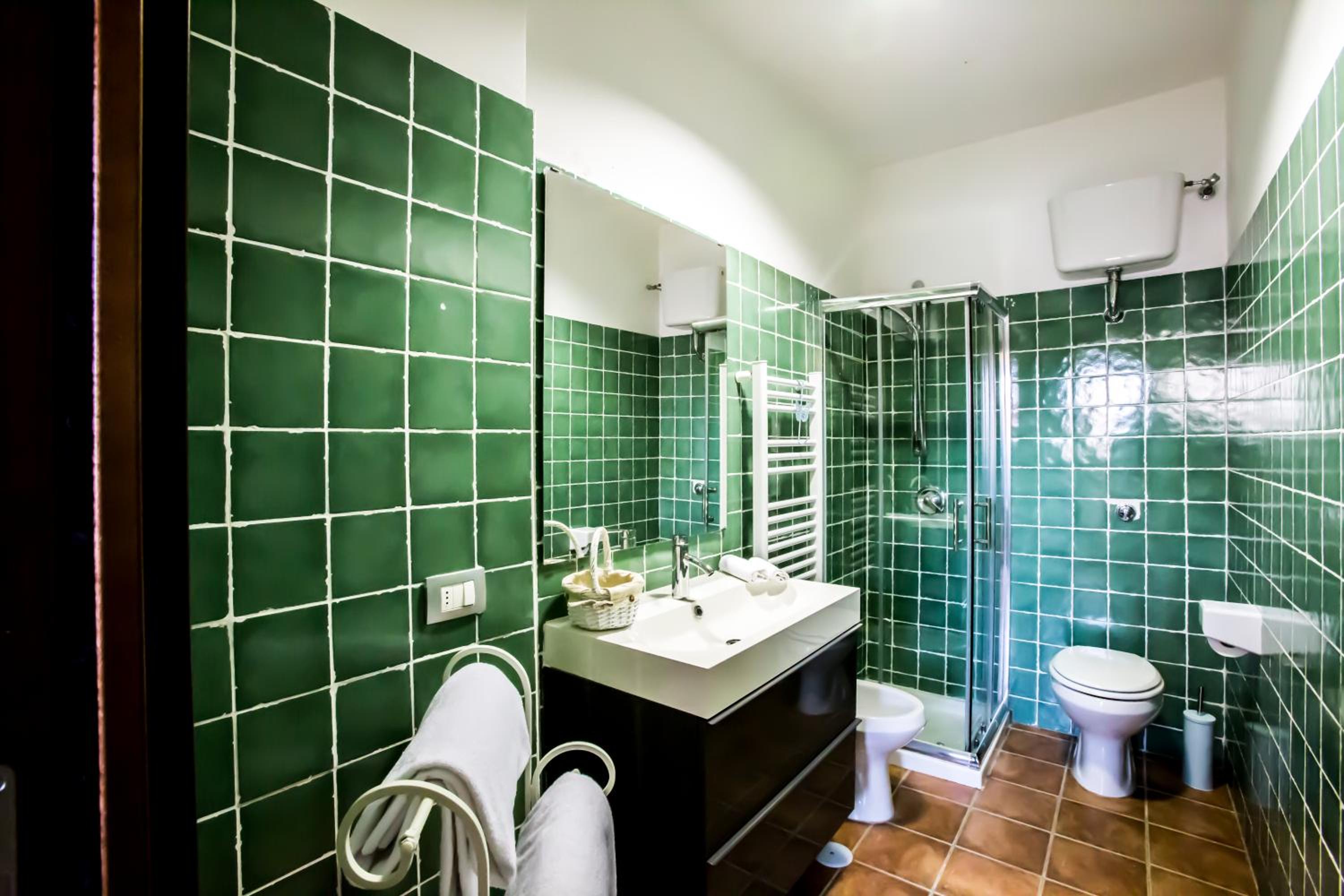 Two-Bedroom House - Photo 18