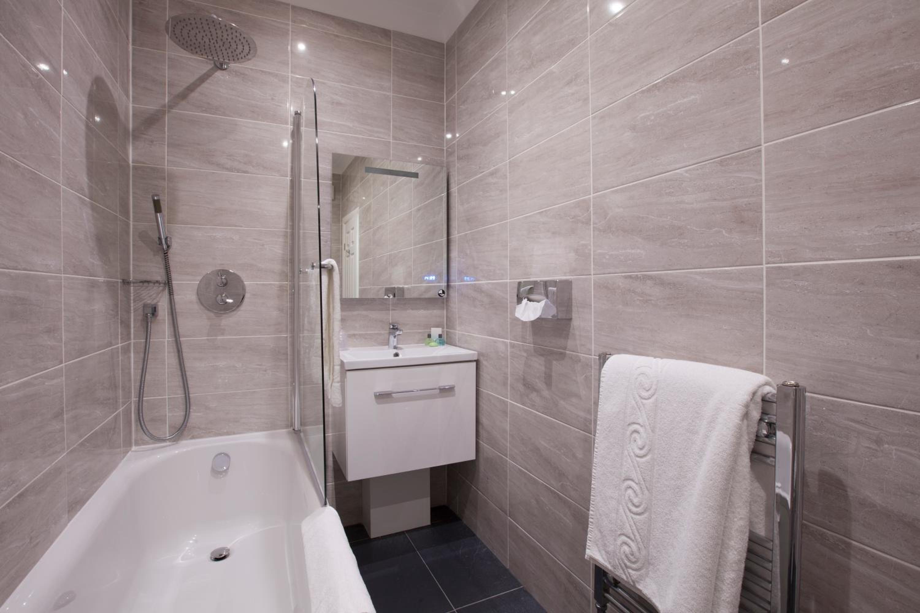 Standard Twin Room - Photo 2