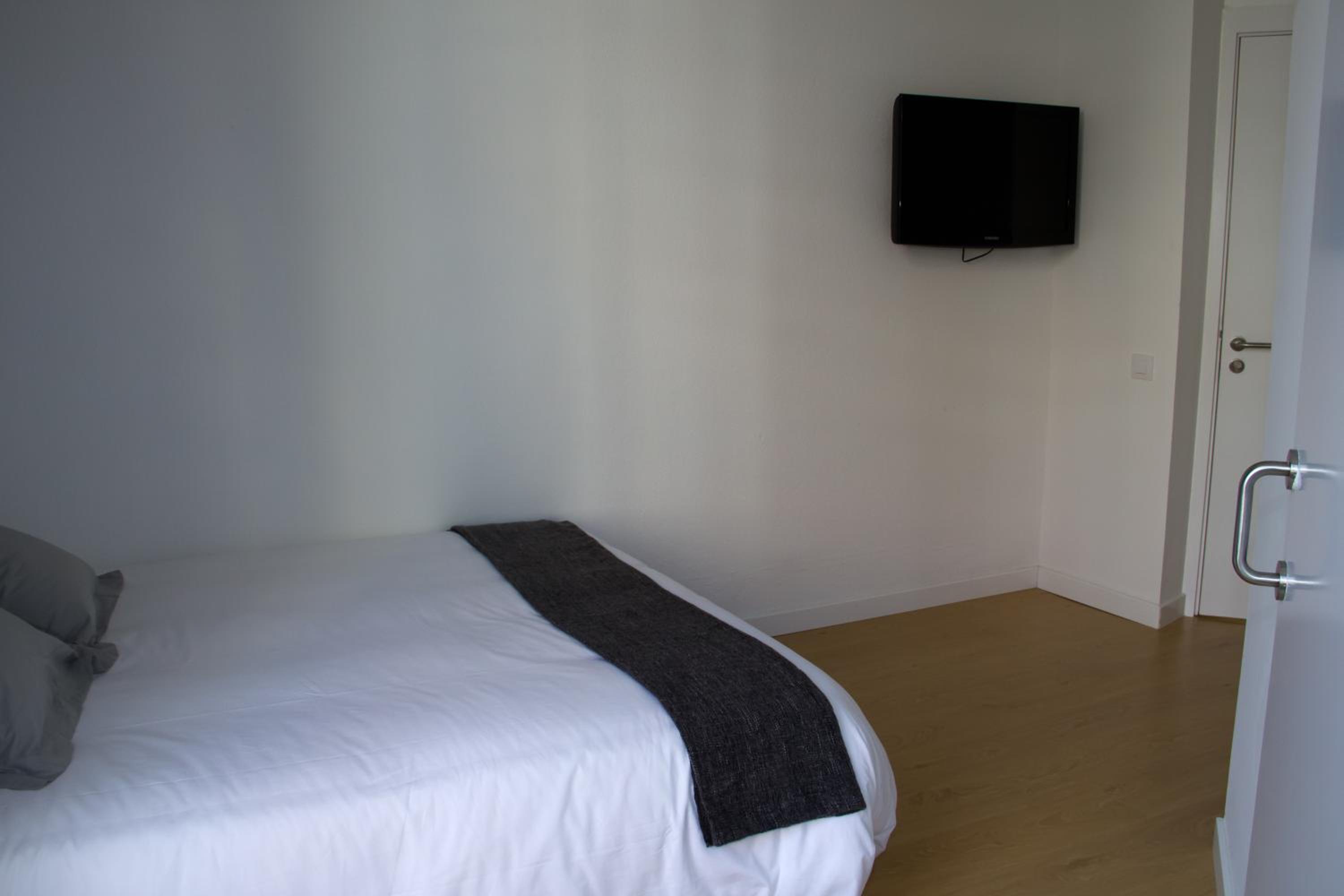 Budget Double Room without Window photo 3