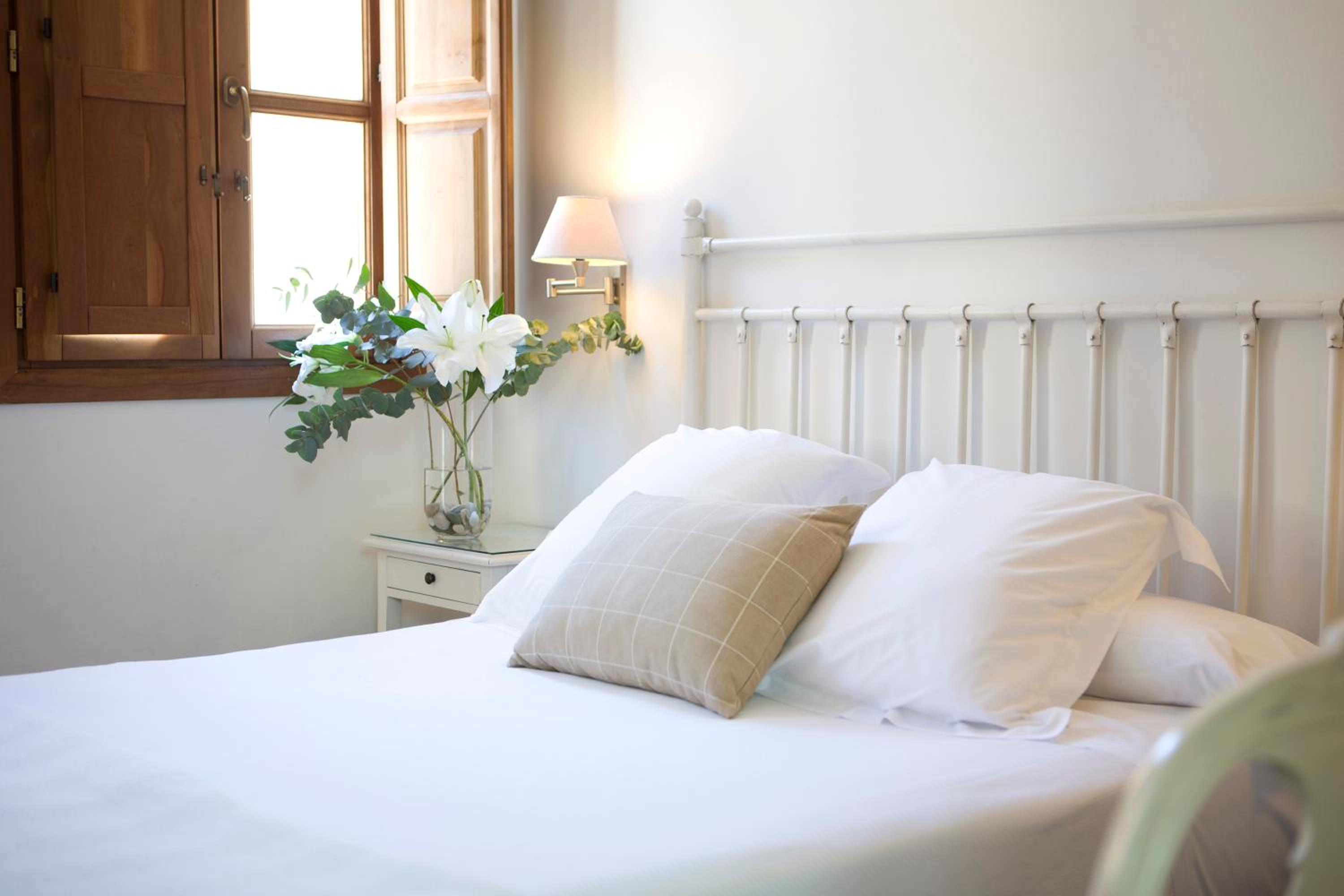 Standard Double or Twin Room - Photo 27