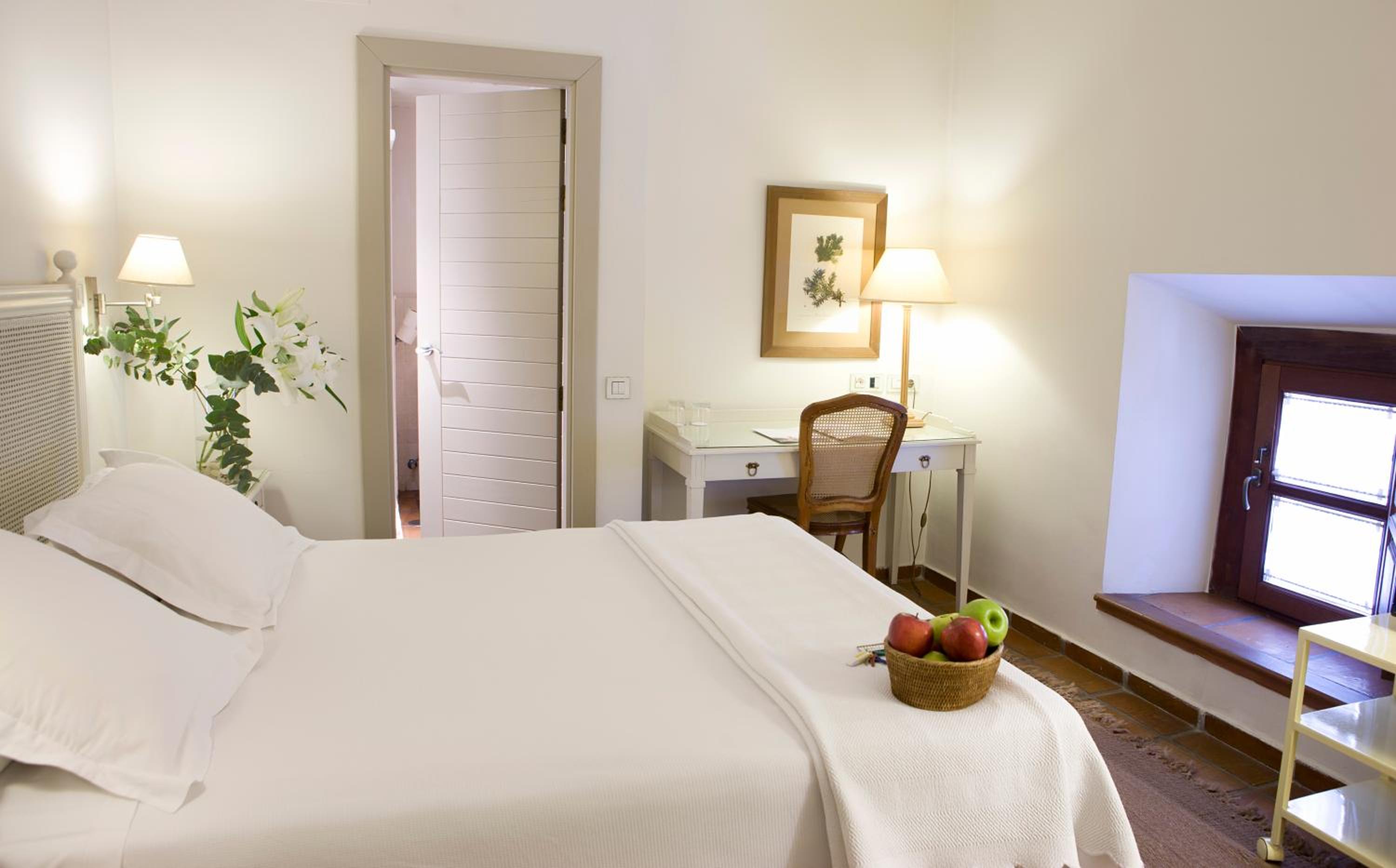 Standard Double or Twin Room - Photo 21