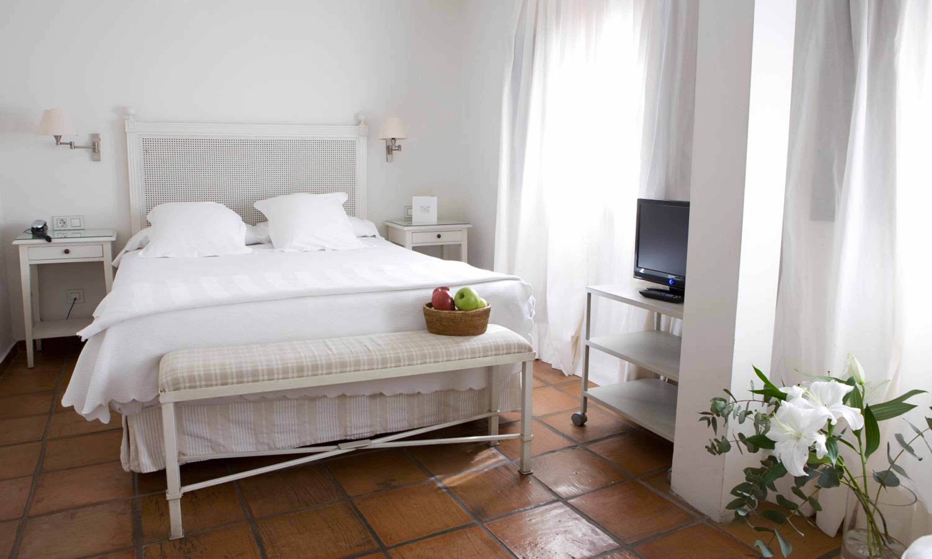 Standard Double or Twin Room - Photo 20