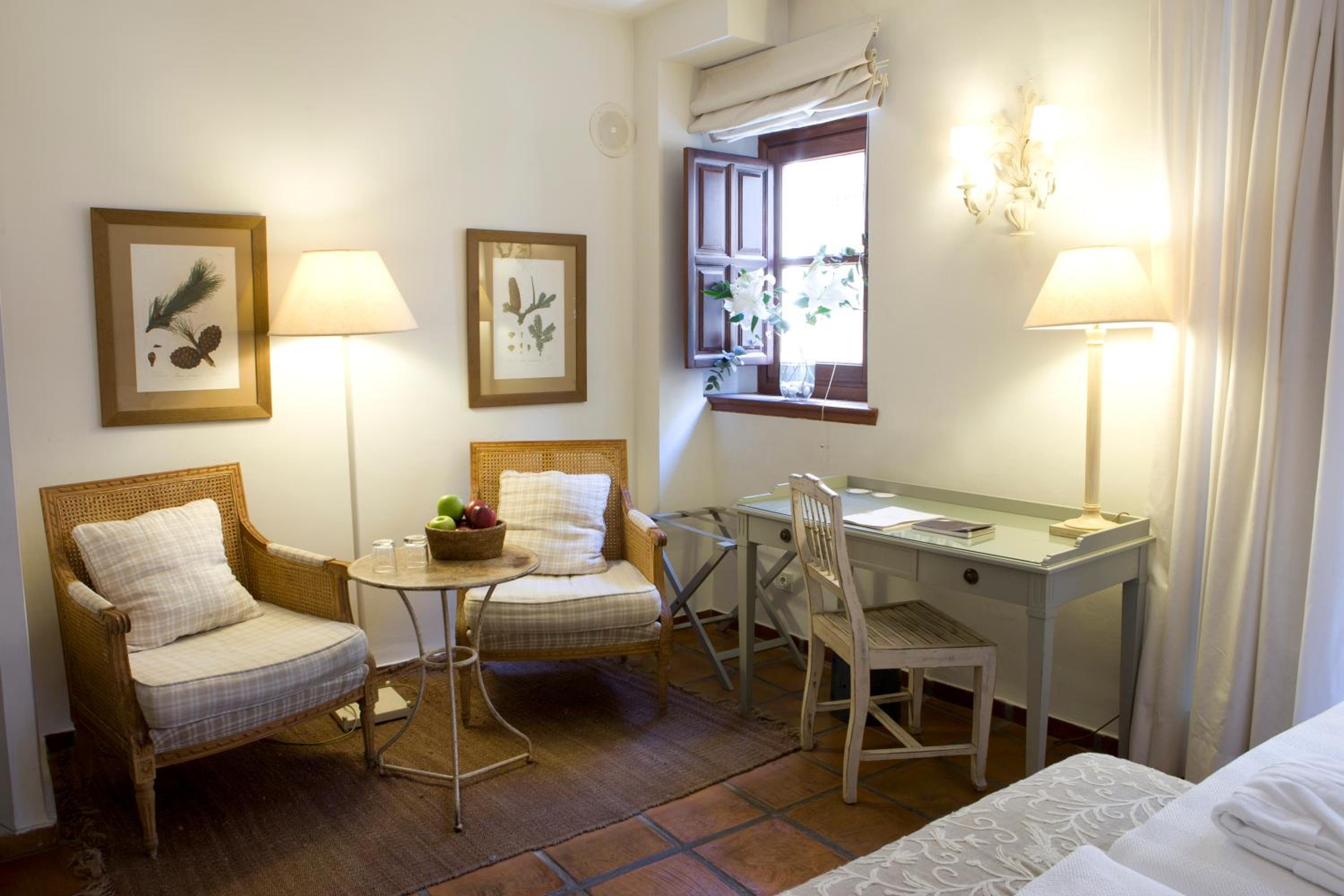 Superior Double or Twin Room - Photo 21