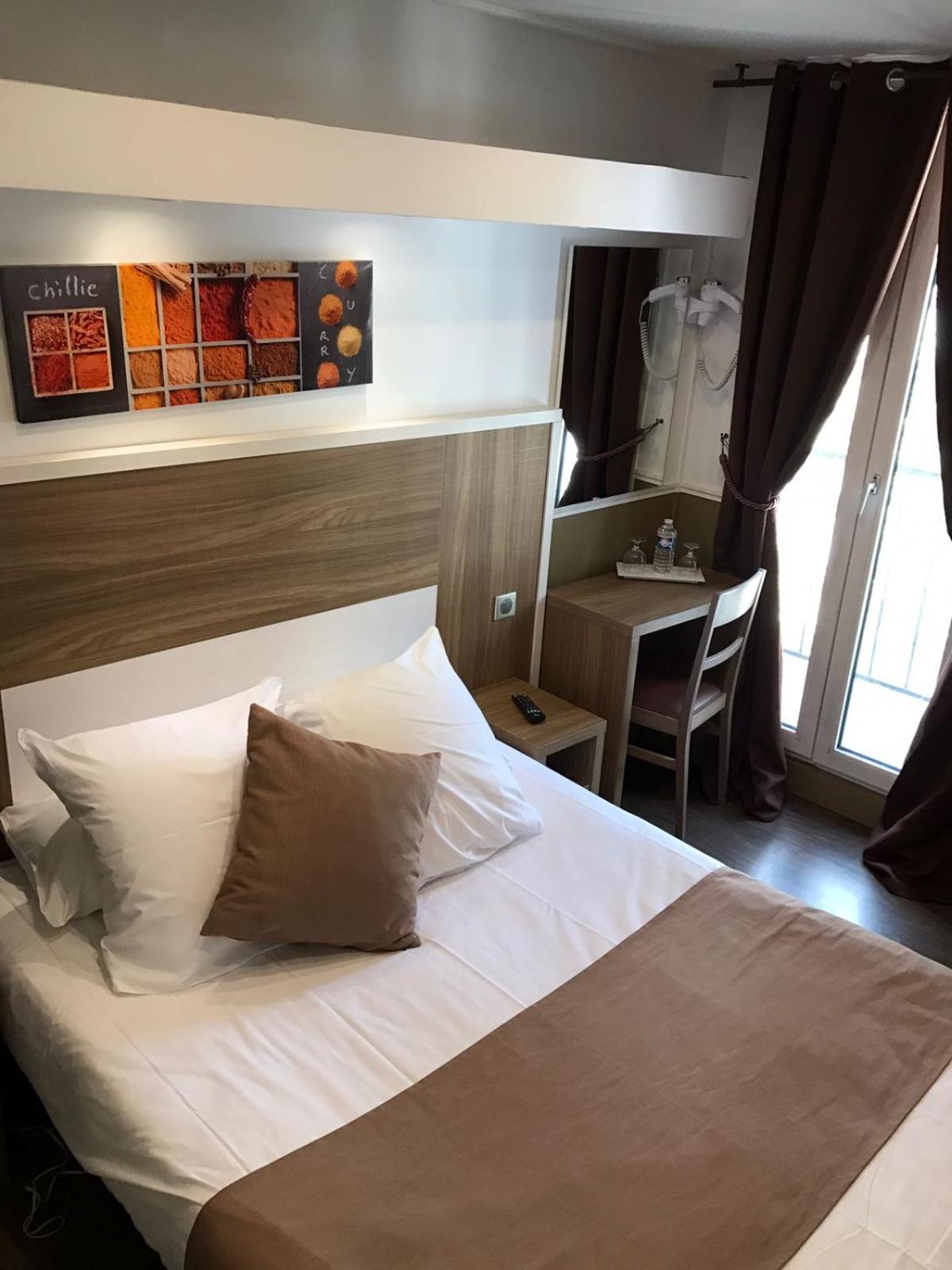 Superior Double Room with shower or bath photo 2