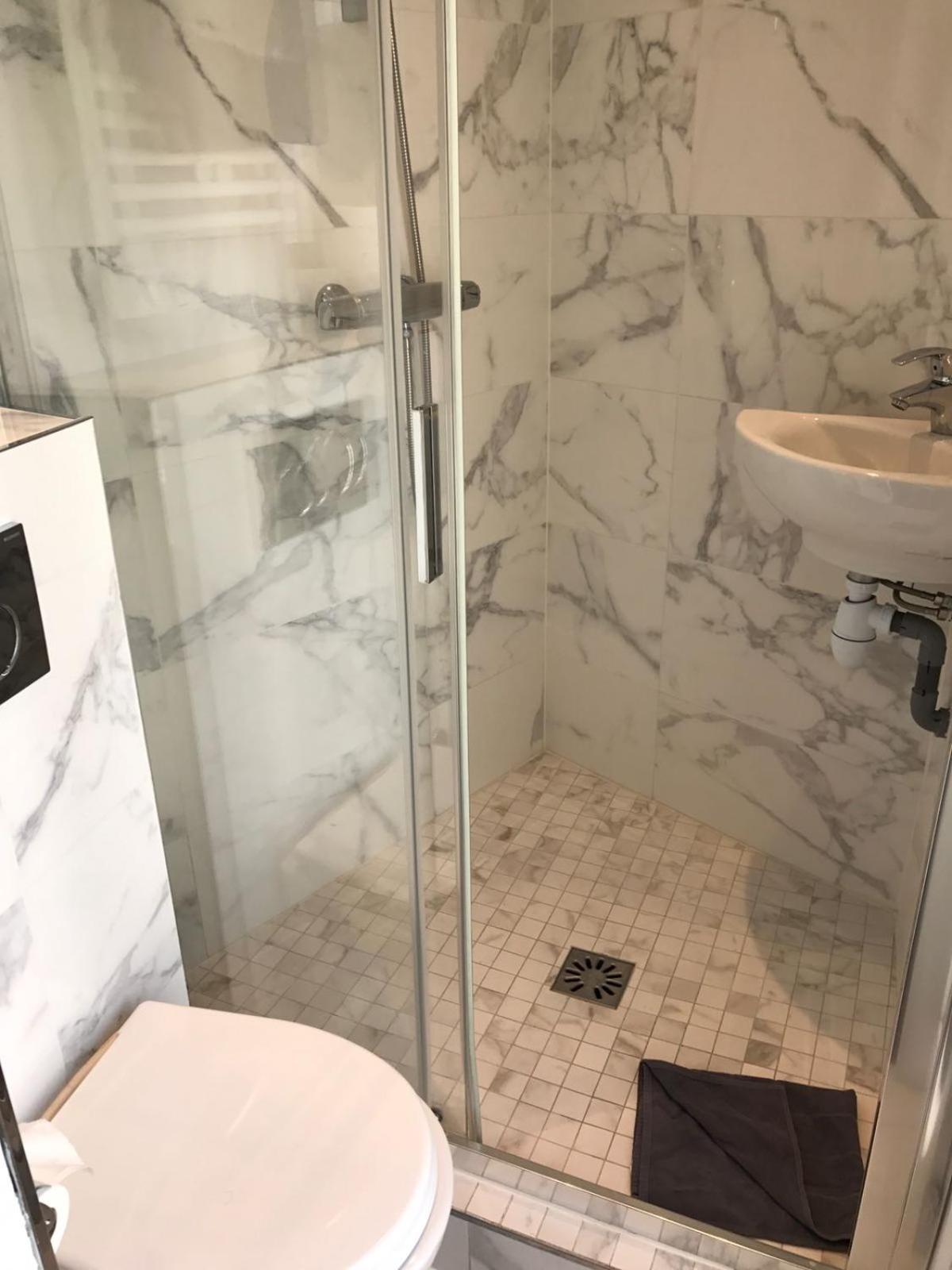 Superior Twin Room with Shower or bath photo 3