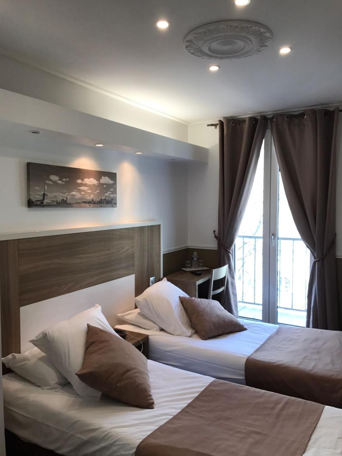 Basic Twin Room with Shower photo 1