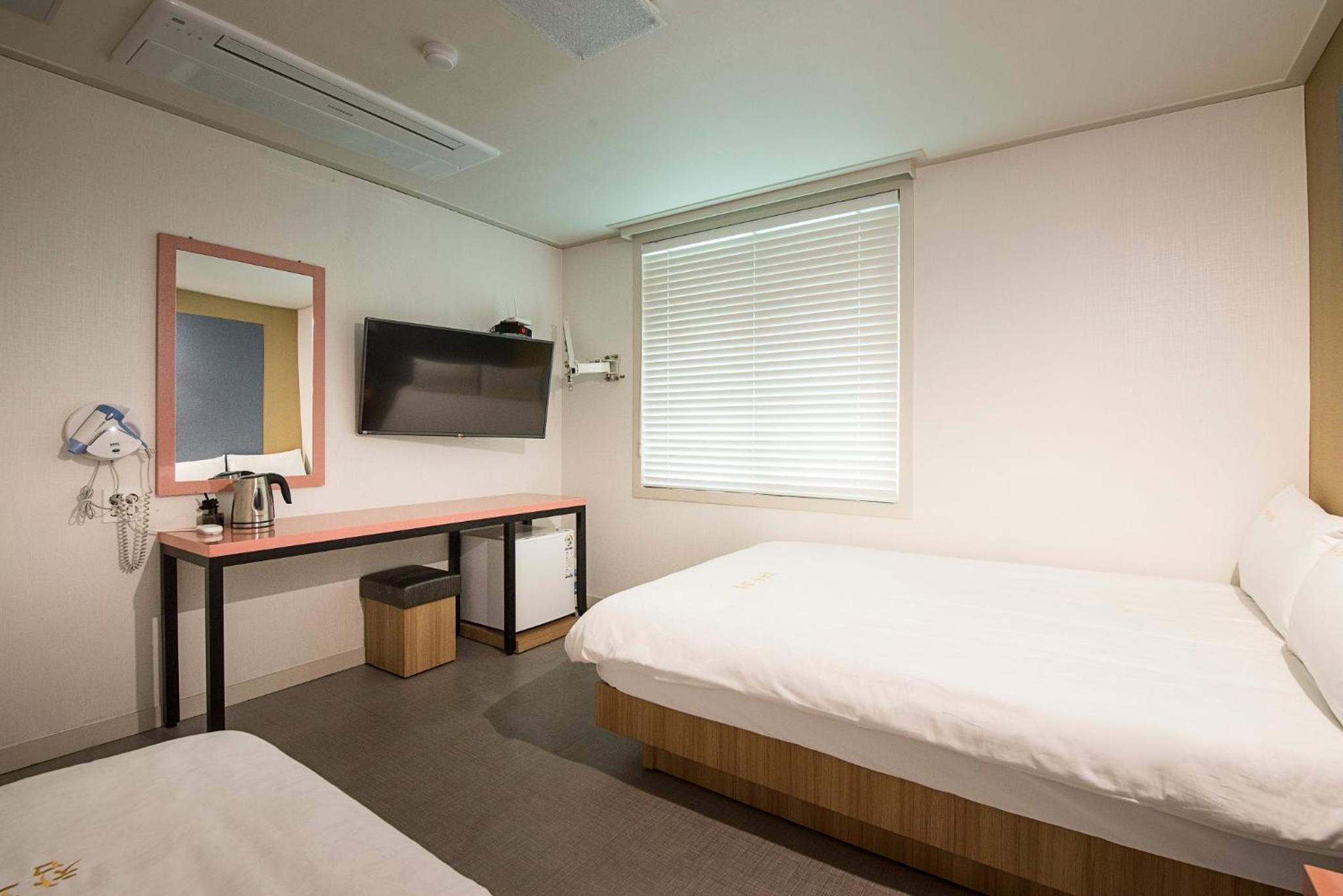 Deluxe Twin Room photo 2