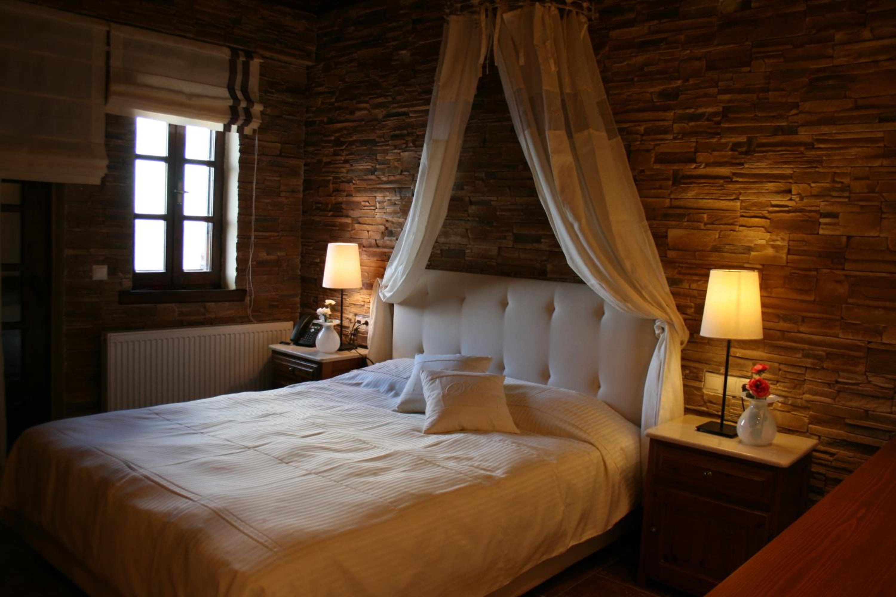 Superior Suite - Photo 7