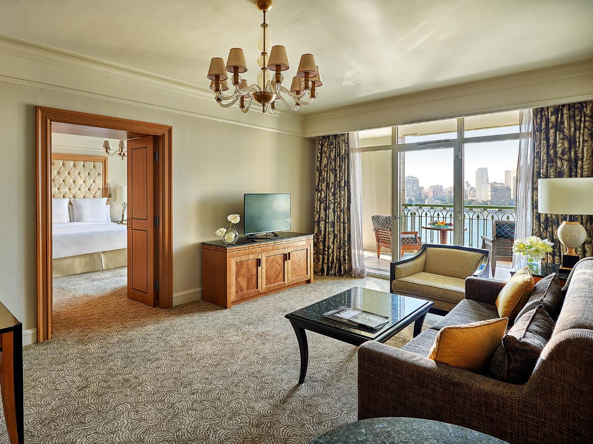 Executive Suite - Photo 1