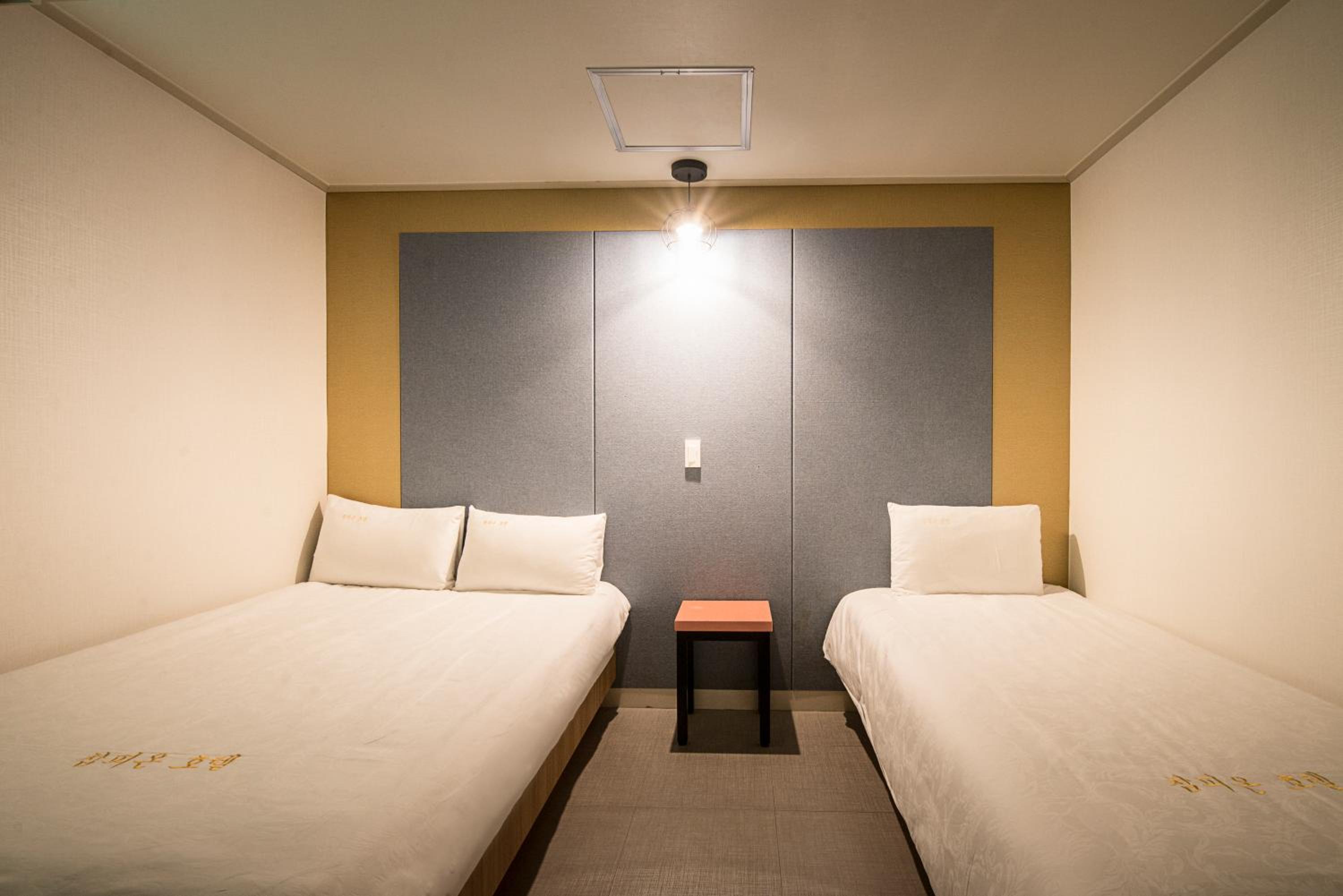 Deluxe Twin Room photo 1
