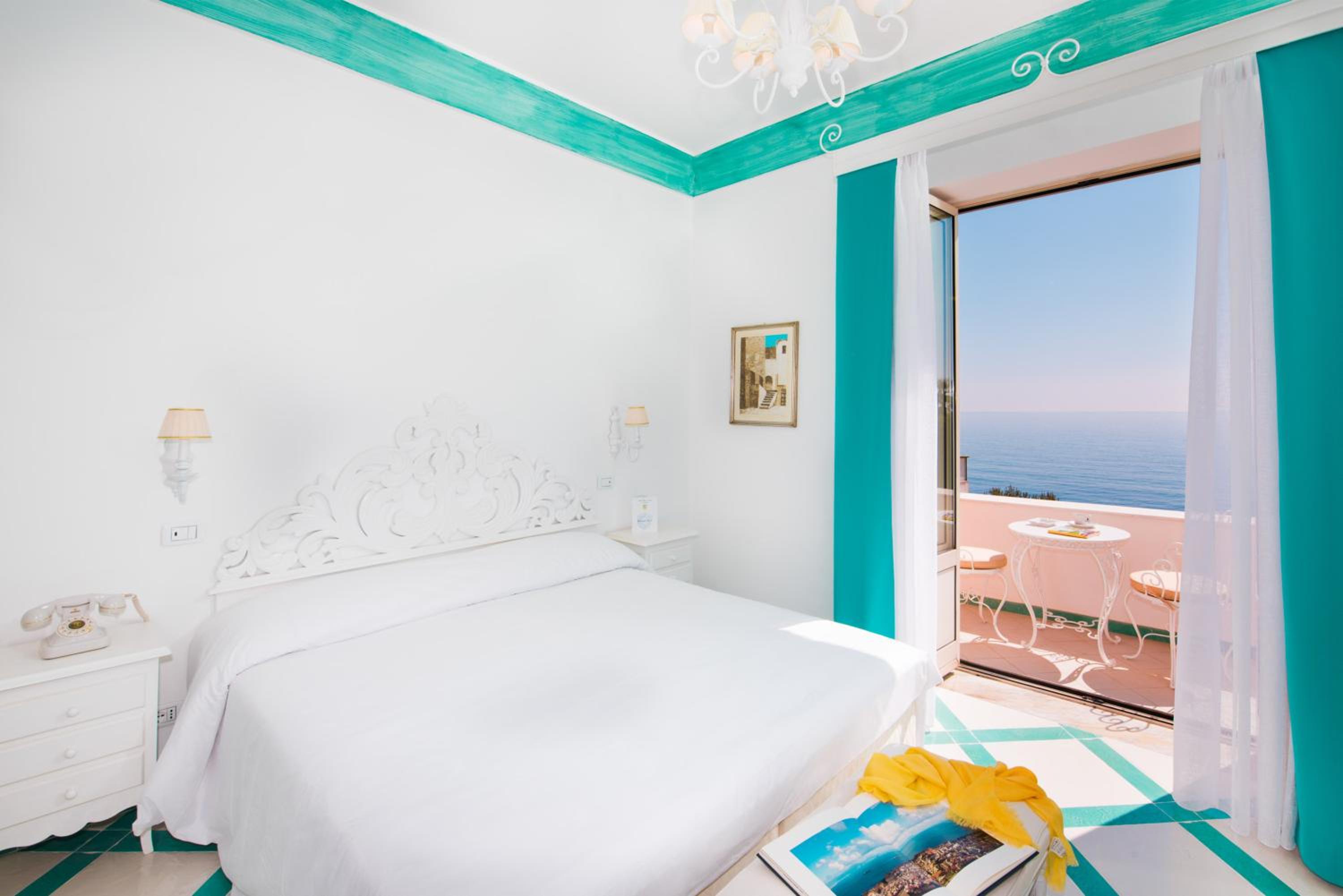 Large Studio with Sea View photo 1