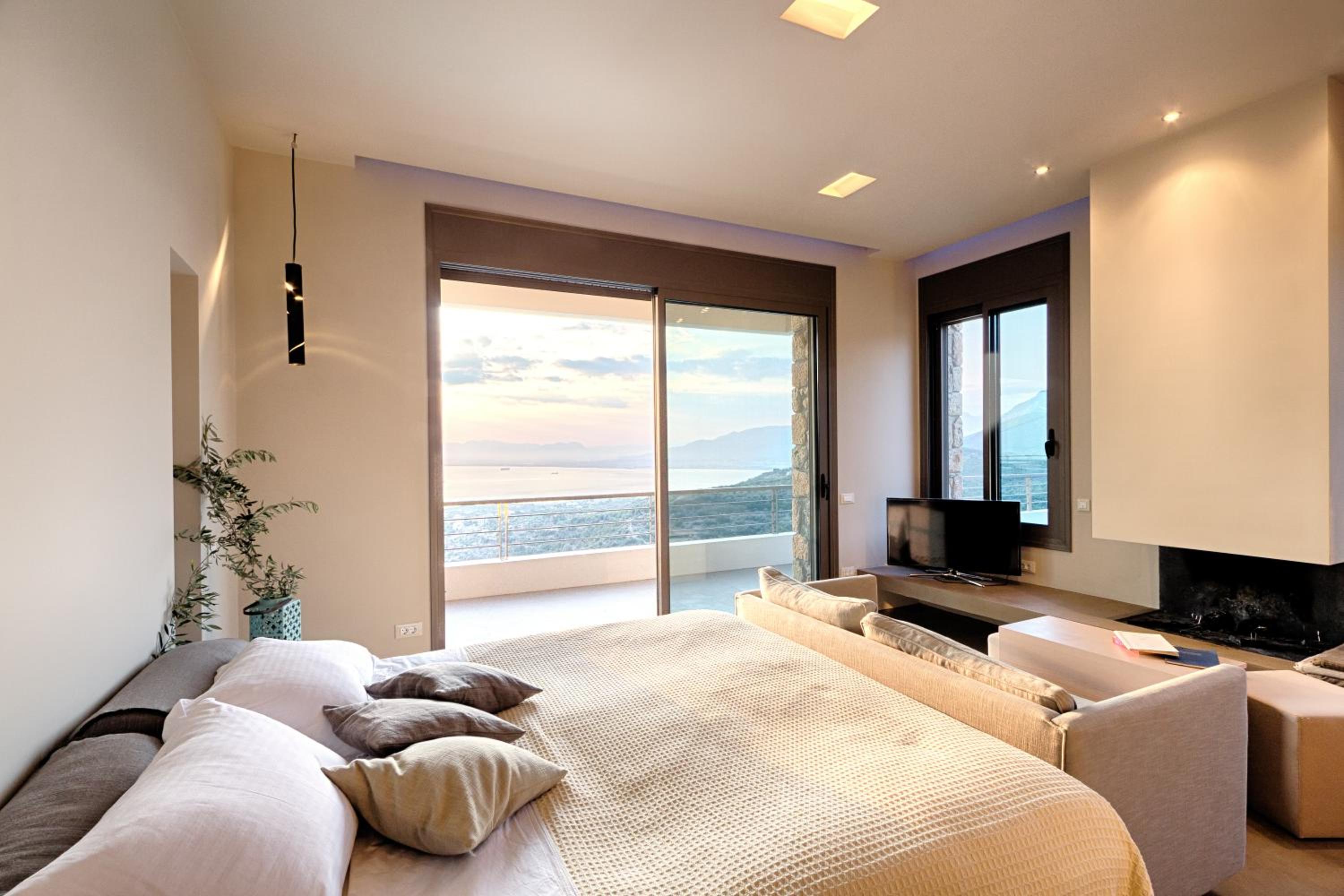 Deluxe Suite with Spa Bath
