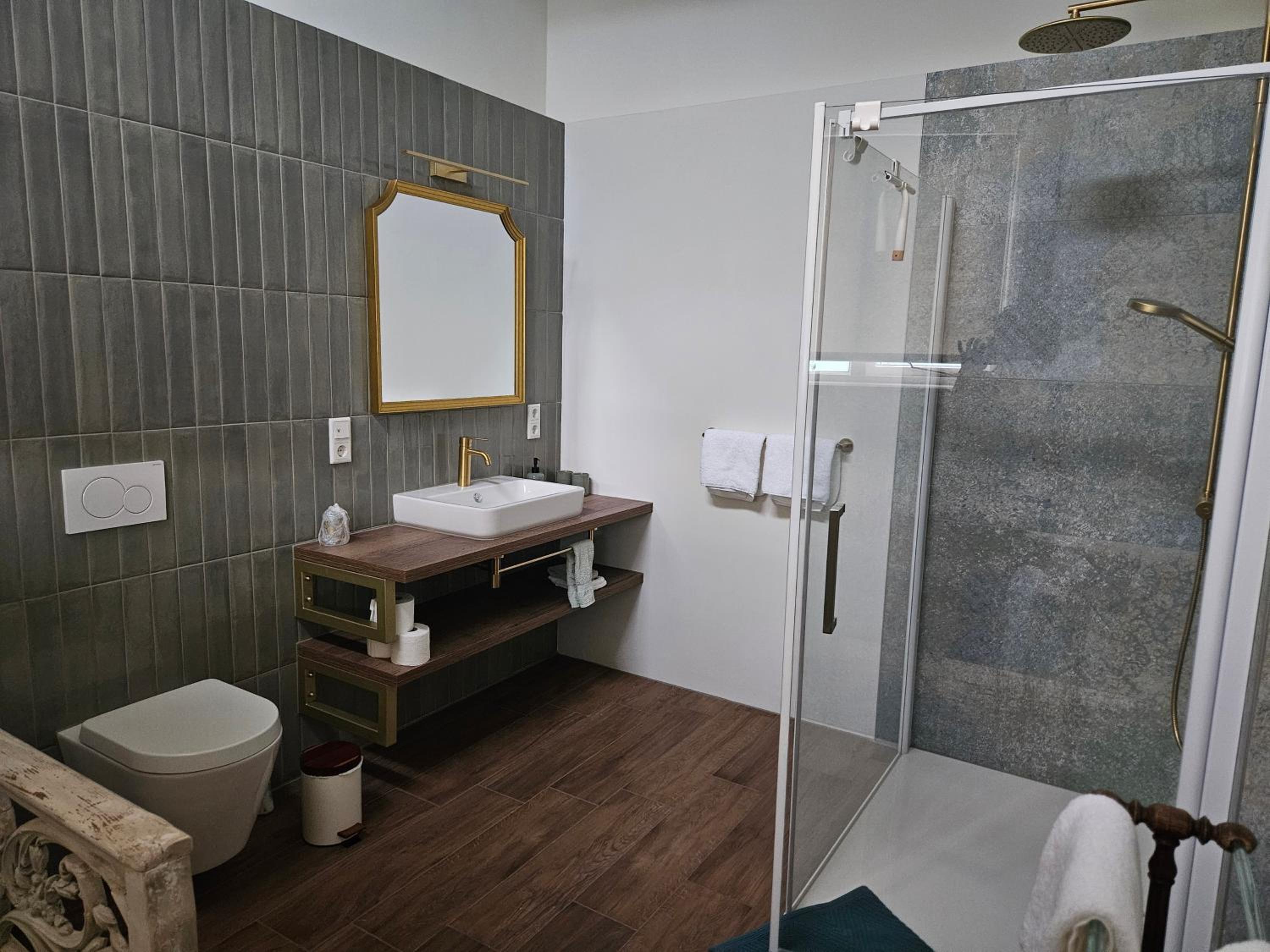 Superior Deluxe Double or Twin Room photo 3