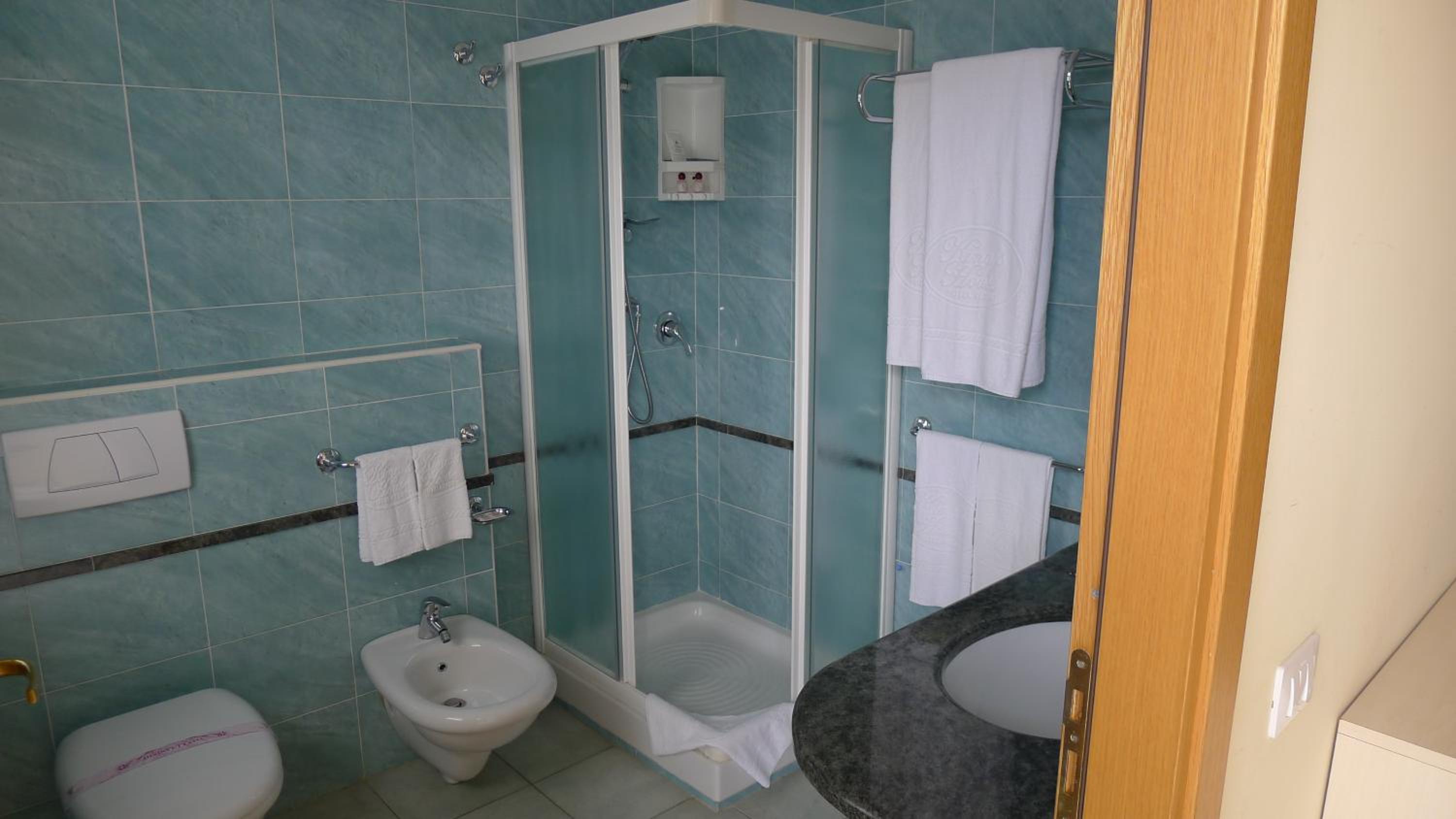 Quadruple Room - Photo 2