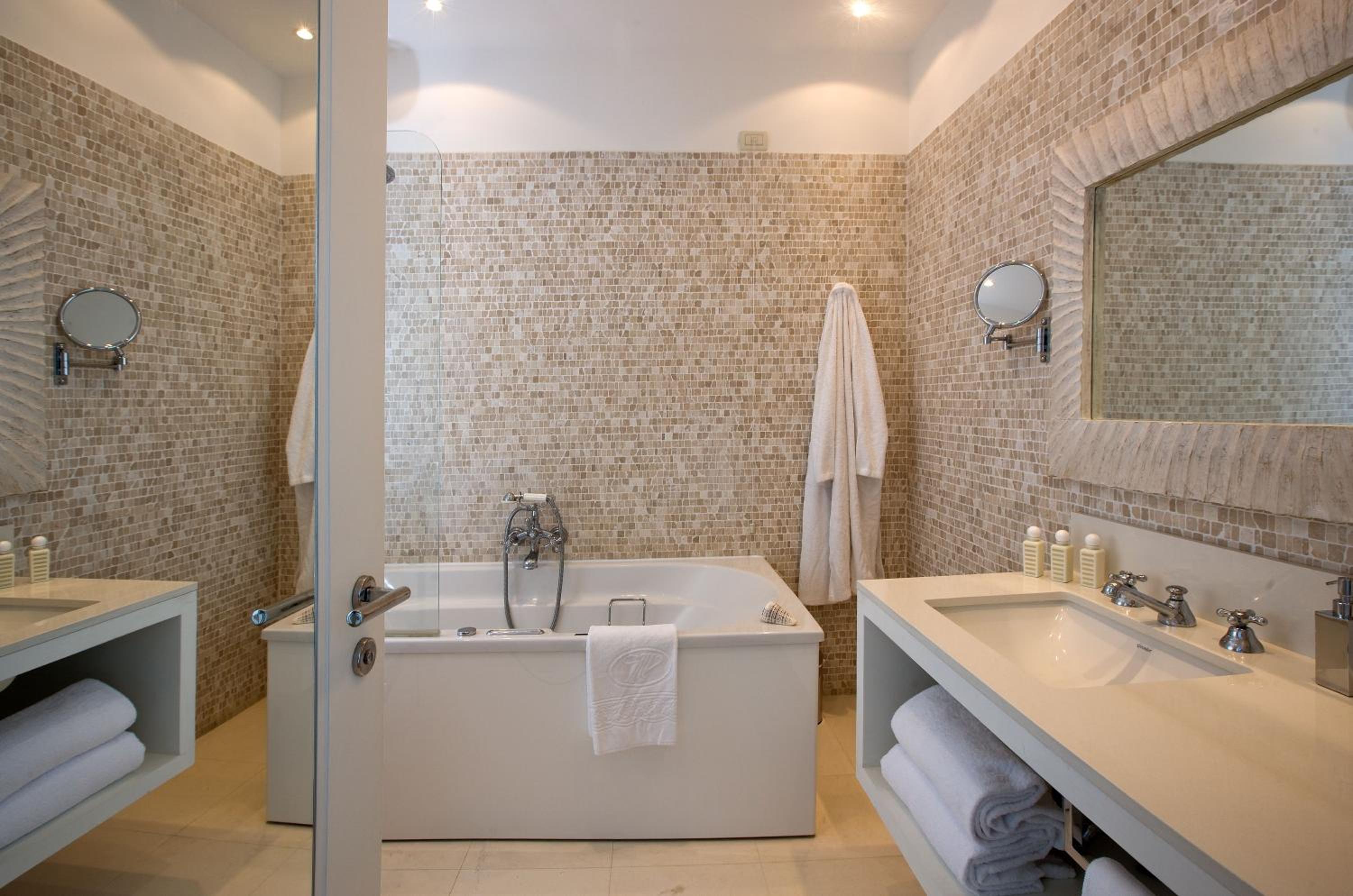 Superior Double Room - Photo 3