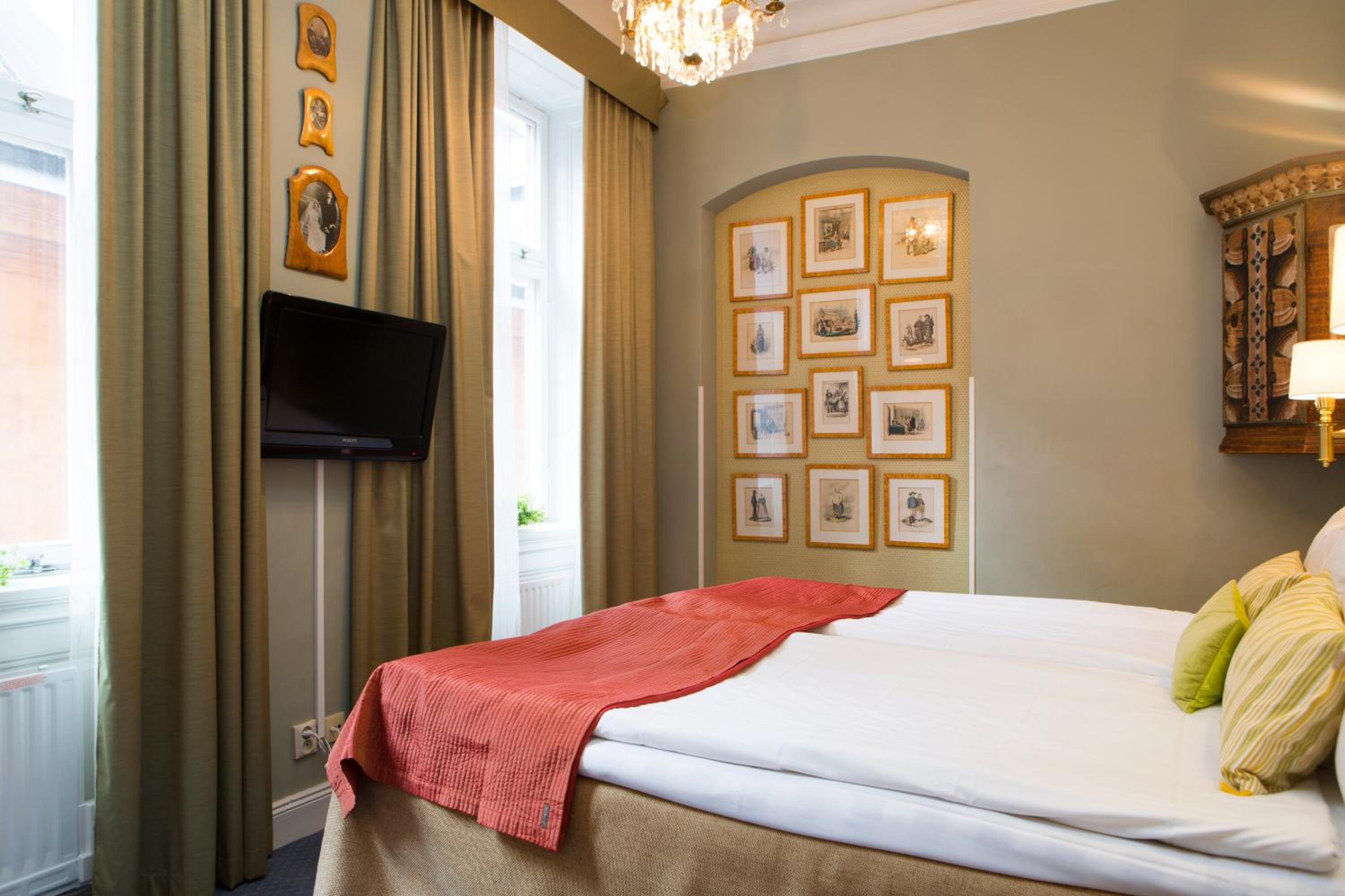 Double Room - Photo 5