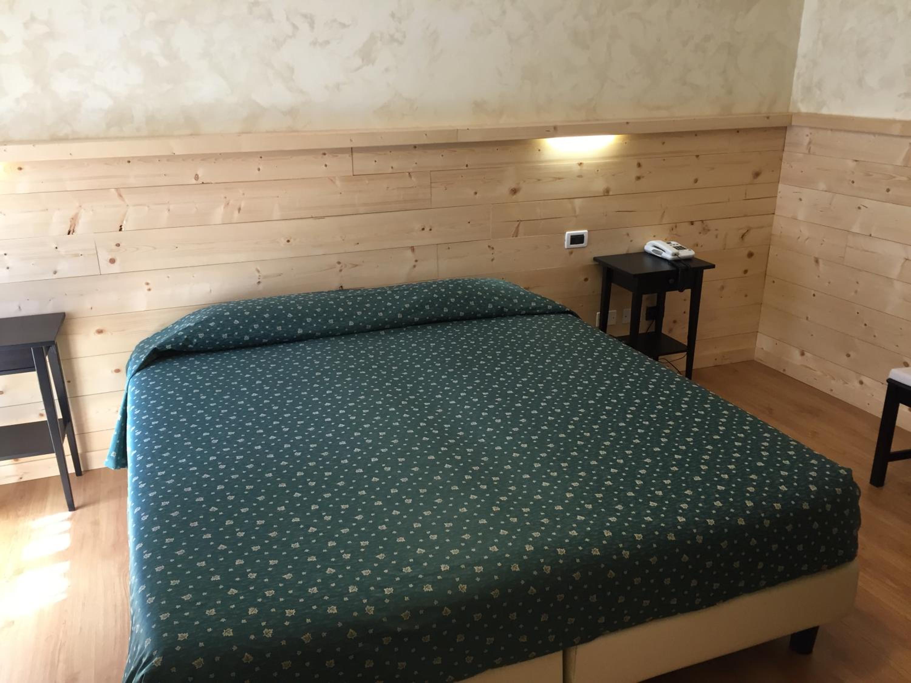 Double or Twin Room - Photo 2
